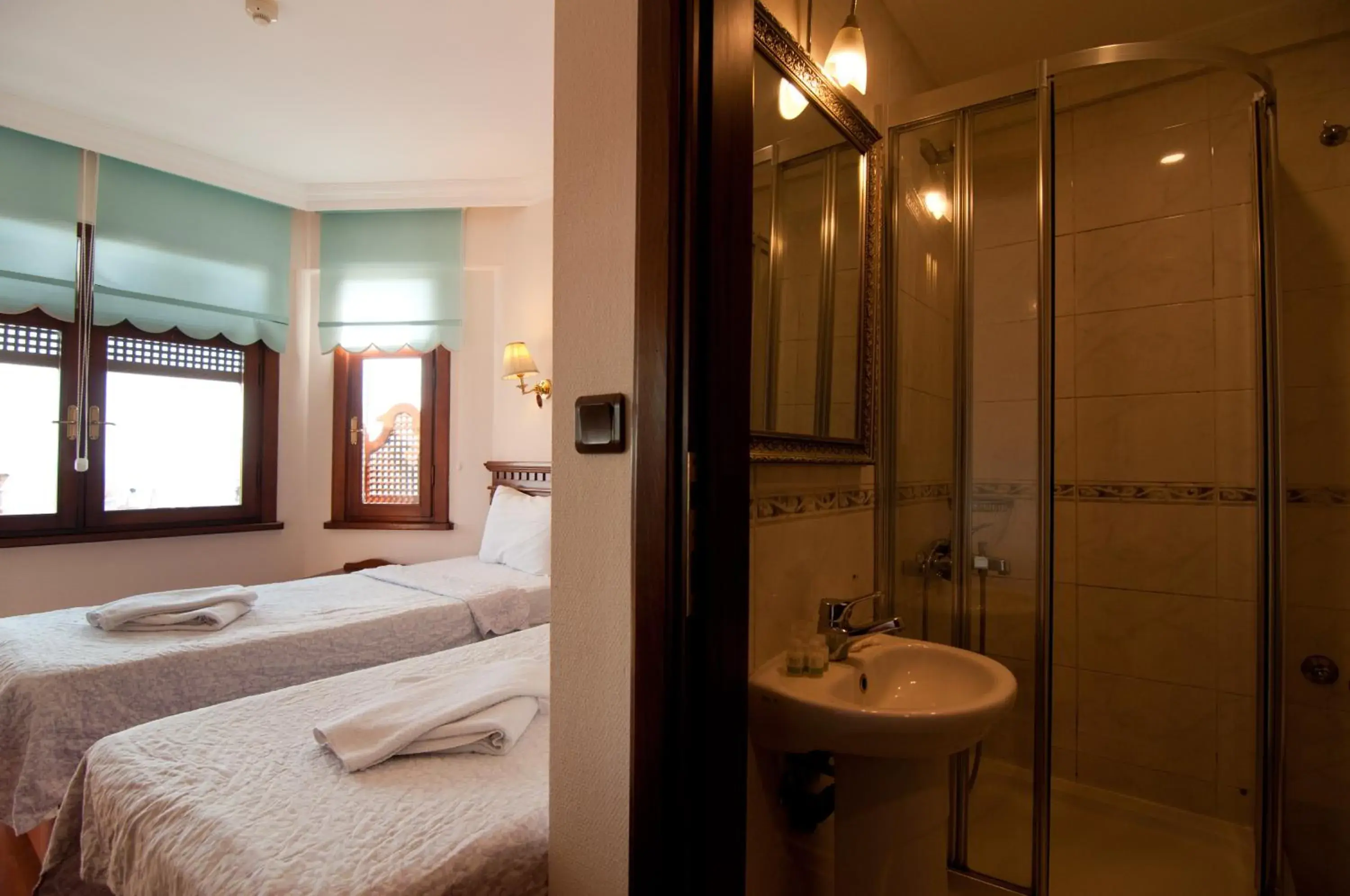 Shower, Bed in Emine Sultan Hotel Shower, Bed in Emine Sultan Hotel