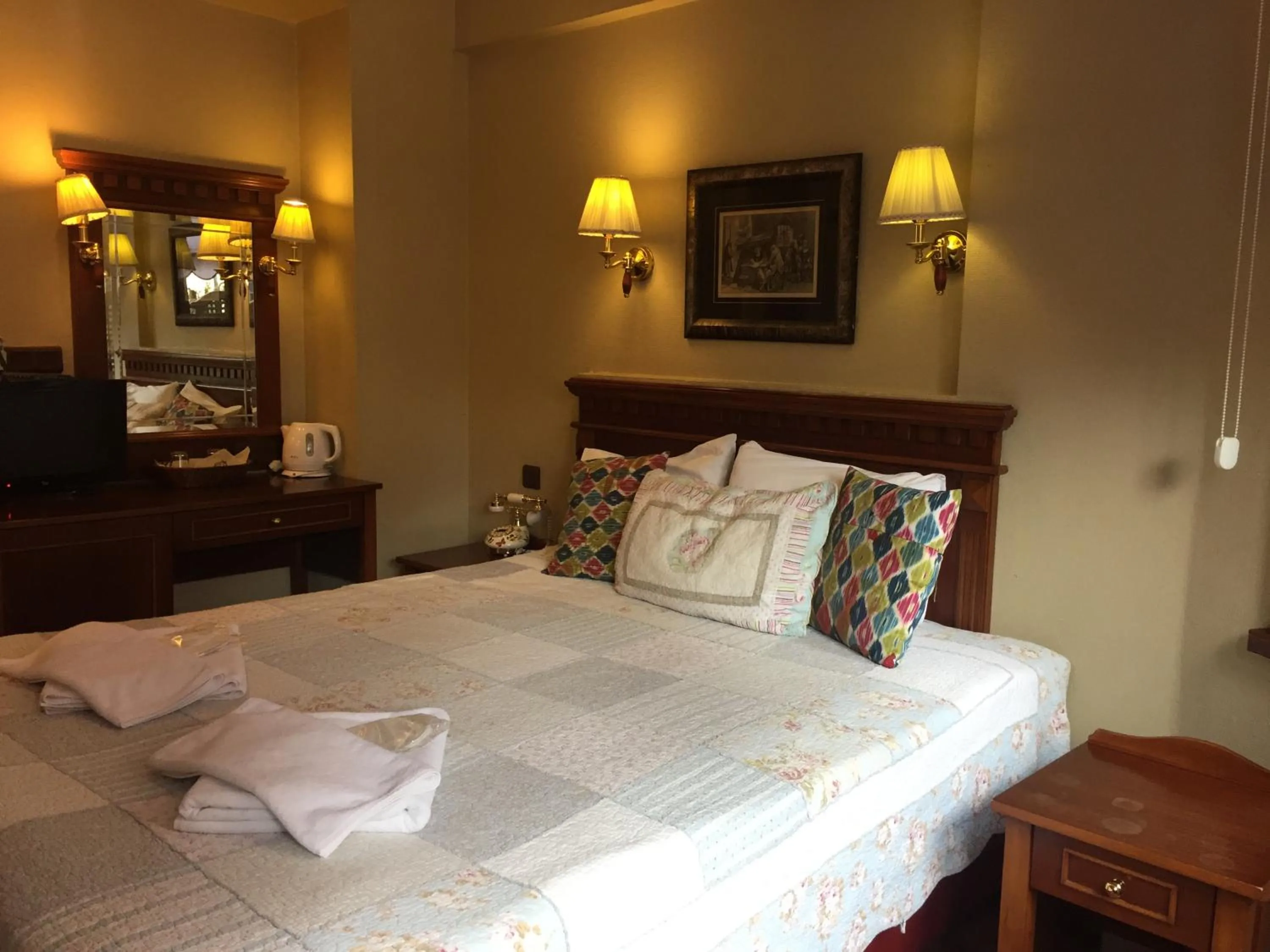 Bedroom, Bed in Emine Sultan Hotel