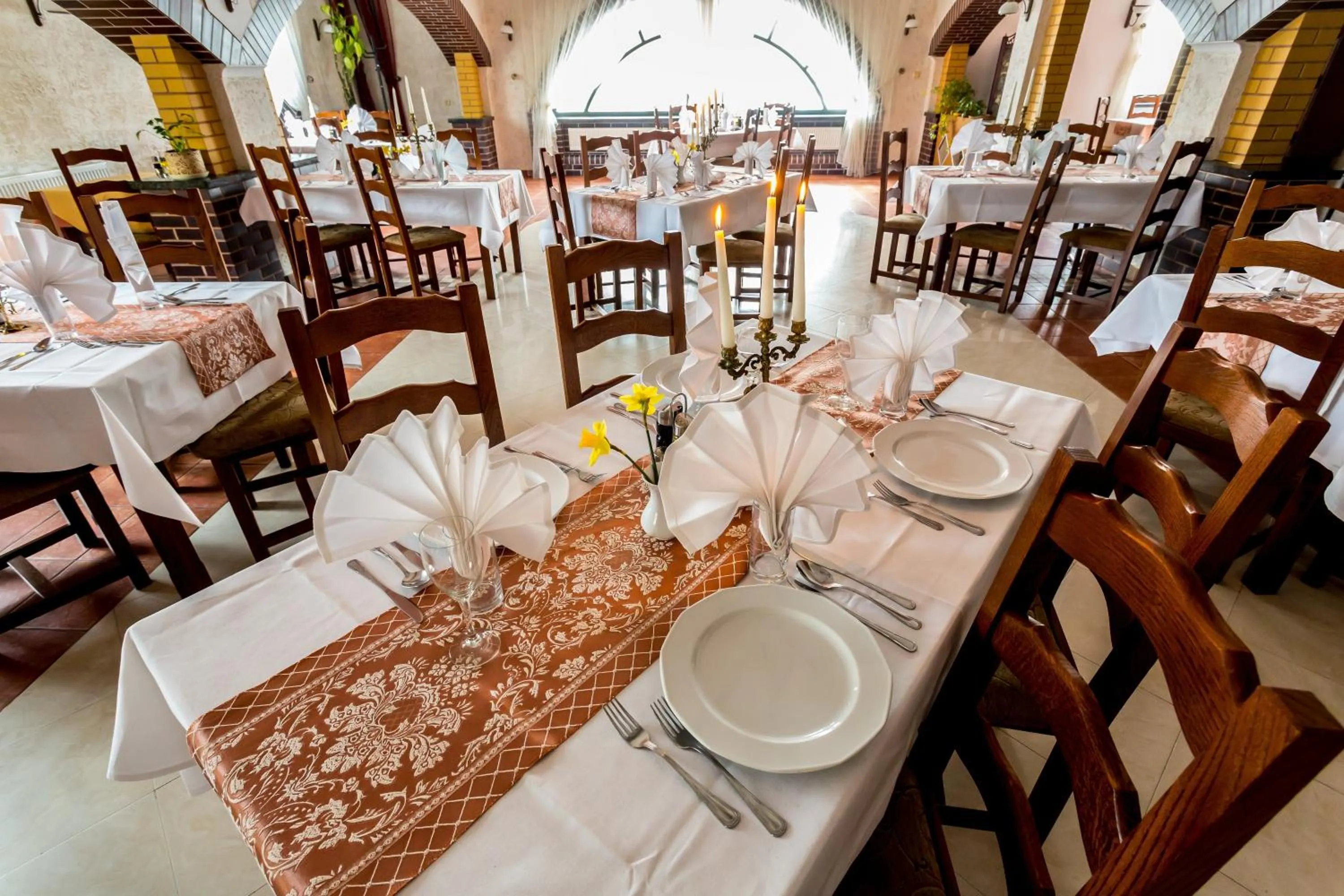 Restaurant/places to eat in Kompleks Hotelowy Logos