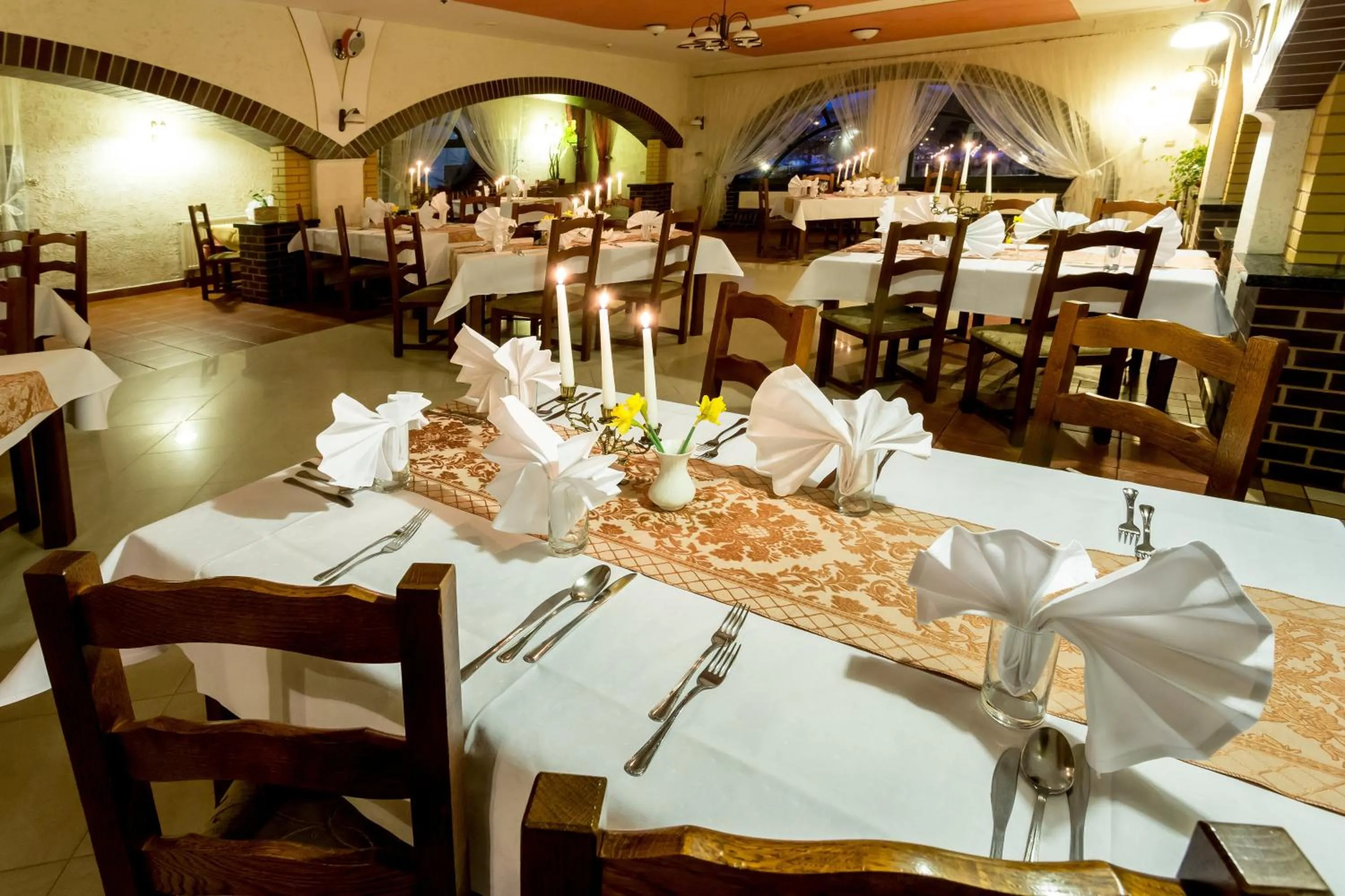 Restaurant/places to eat in Kompleks Hotelowy Logos