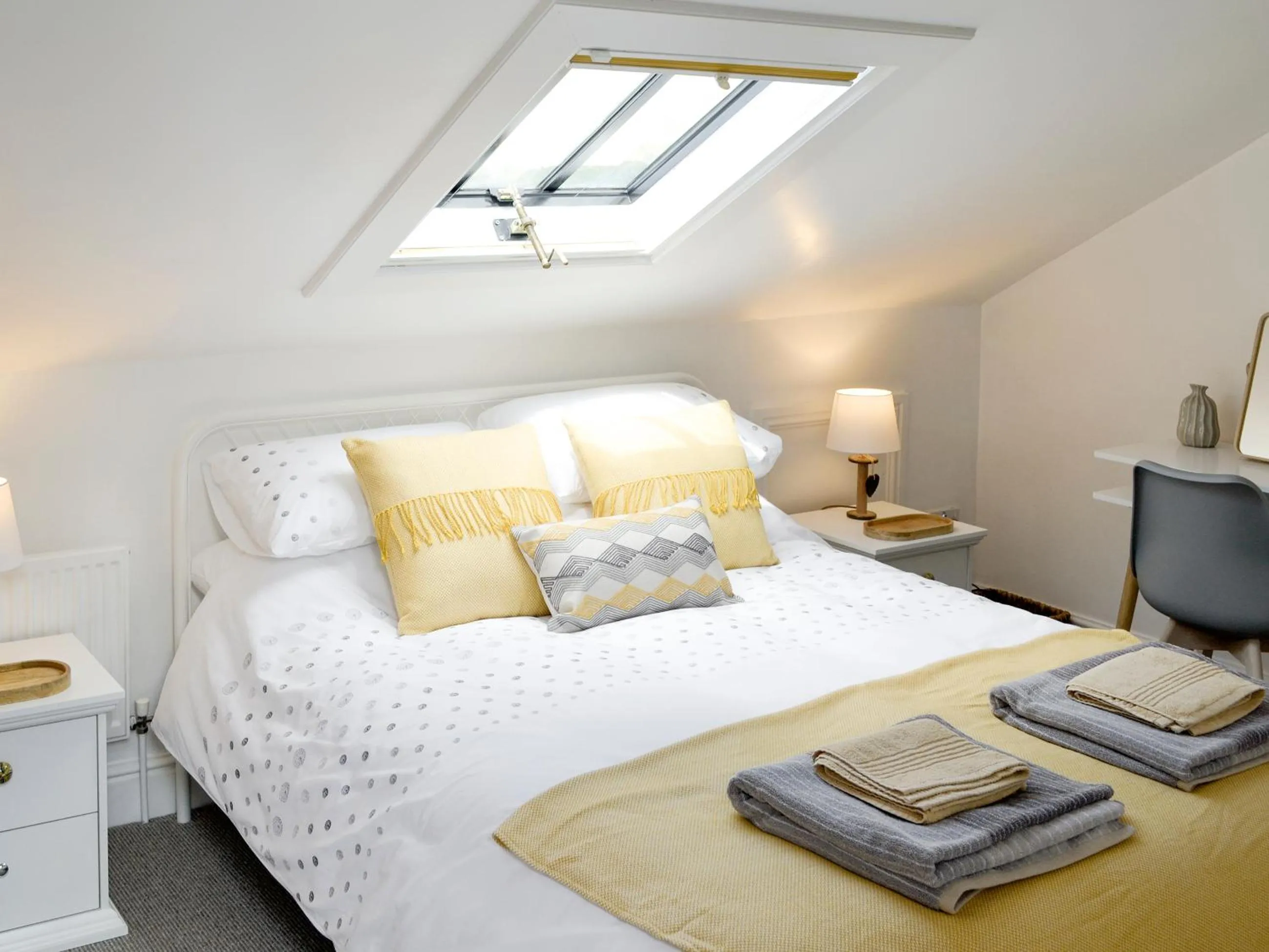 Bedroom, Bed in Loft 10