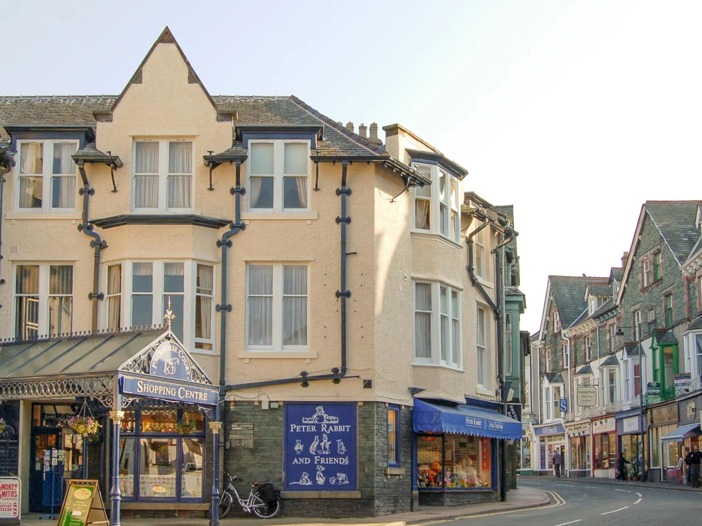 Property building in Loft 10