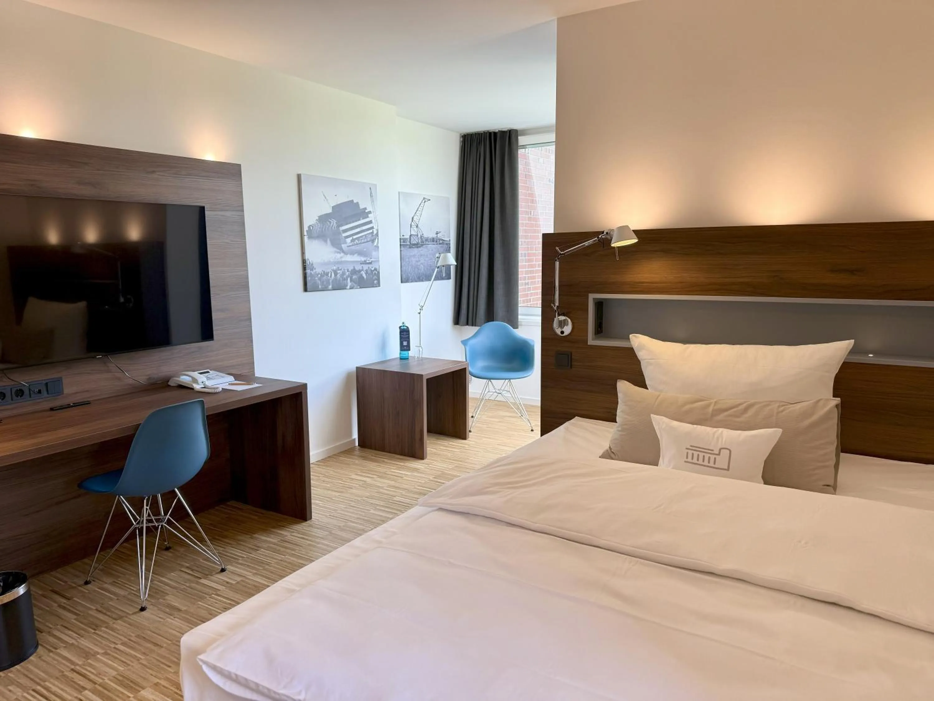 Photo of the whole room, Bed in Hotel Alte Werft