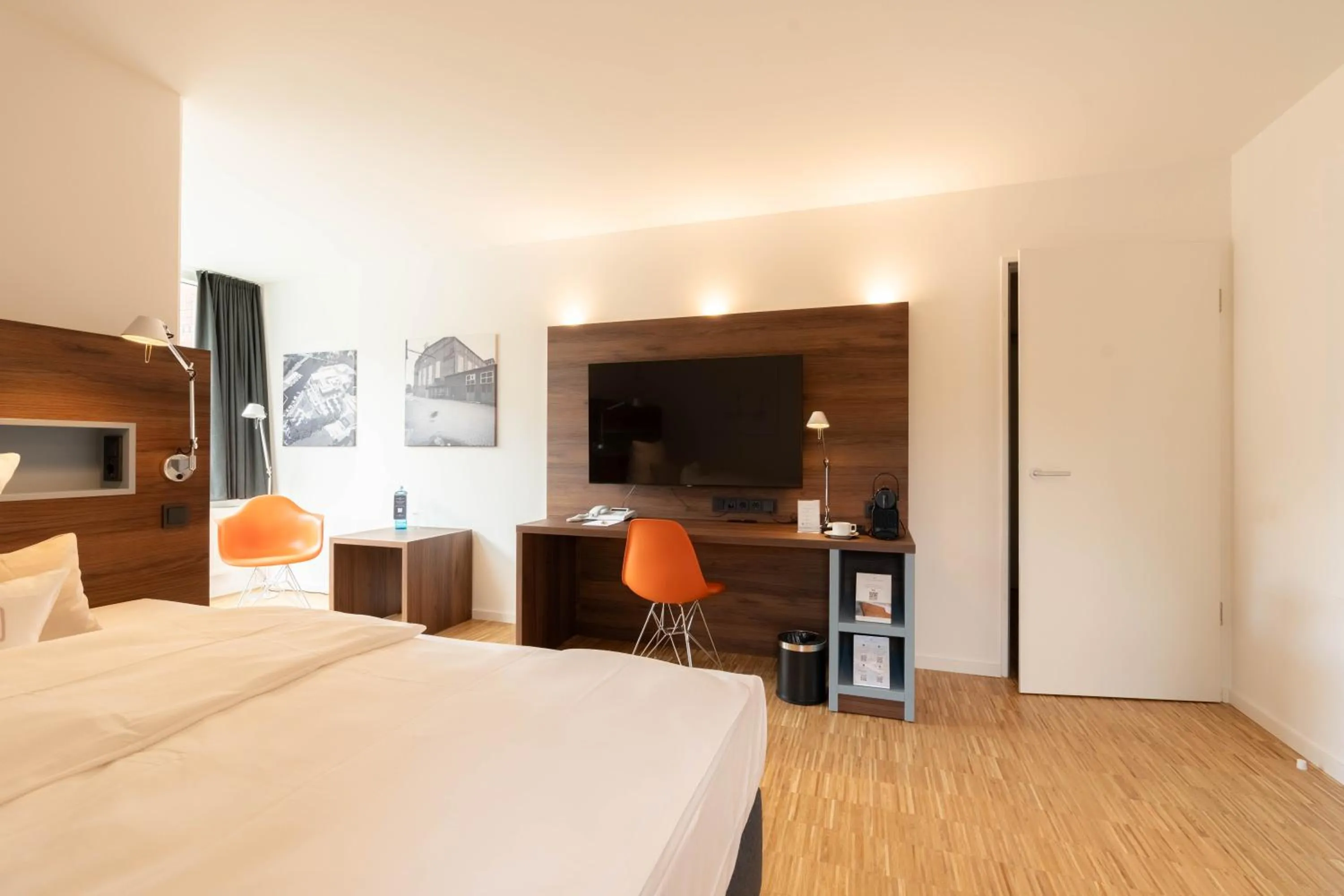 Photo of the whole room, Bed in Hotel Alte Werft