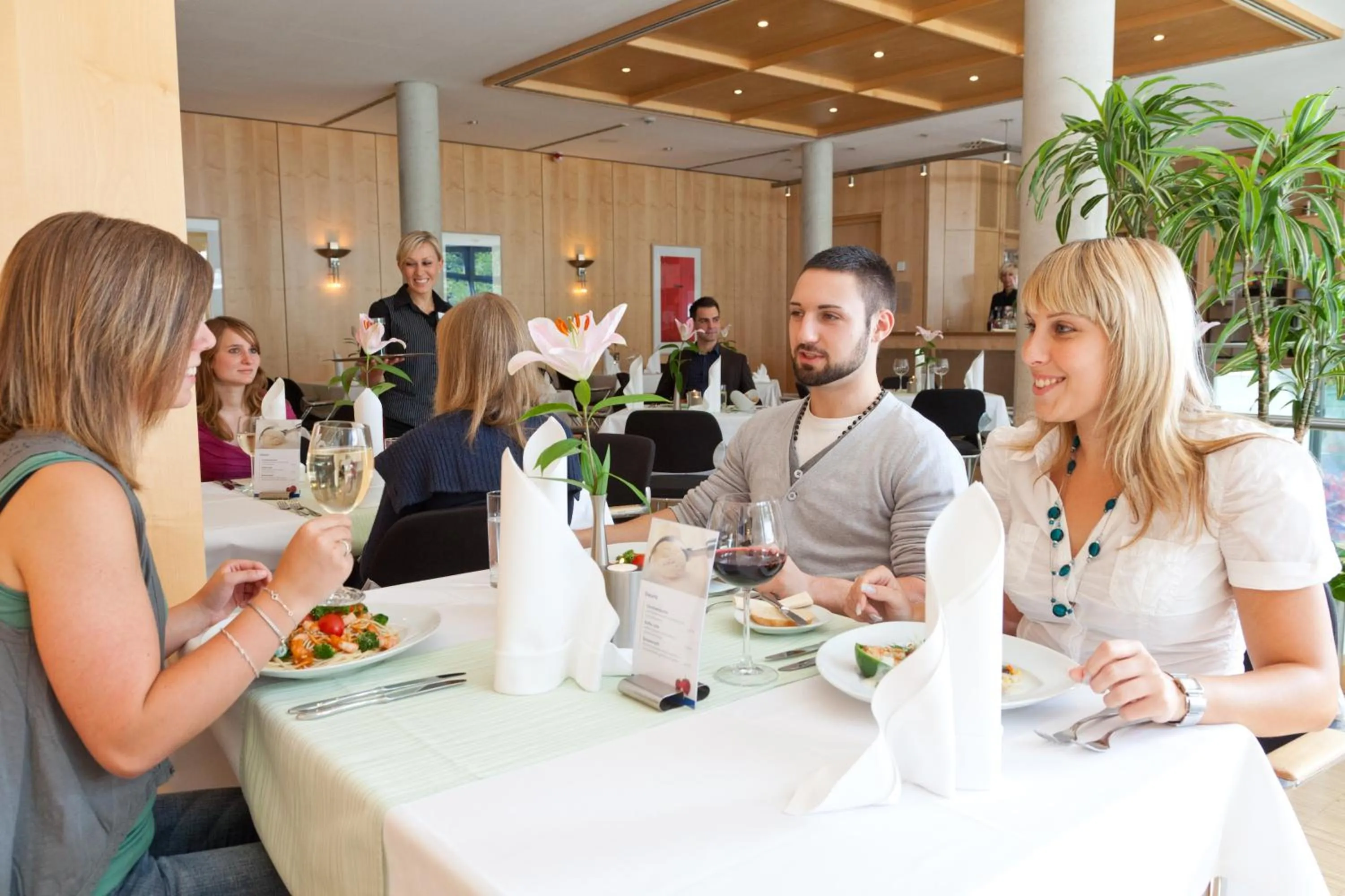 Restaurant/places to eat in Akademiehotel Dresden