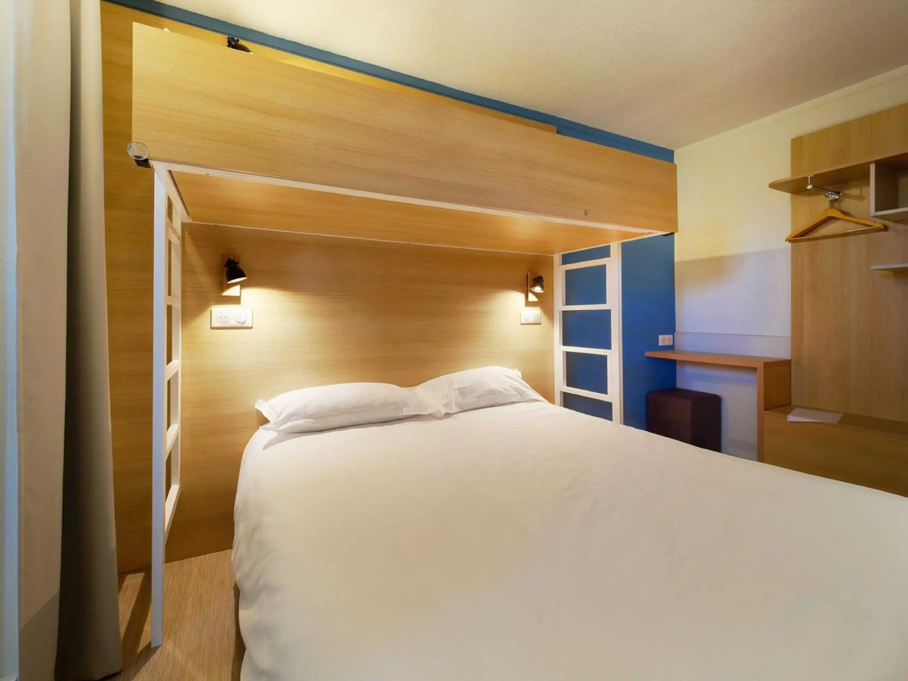 Triple Room in Kyriad DIRECT Saint Brieuc - Parc des Expositions Triple Room in Kyriad DIRECT Saint Brieuc - Parc des Expositions