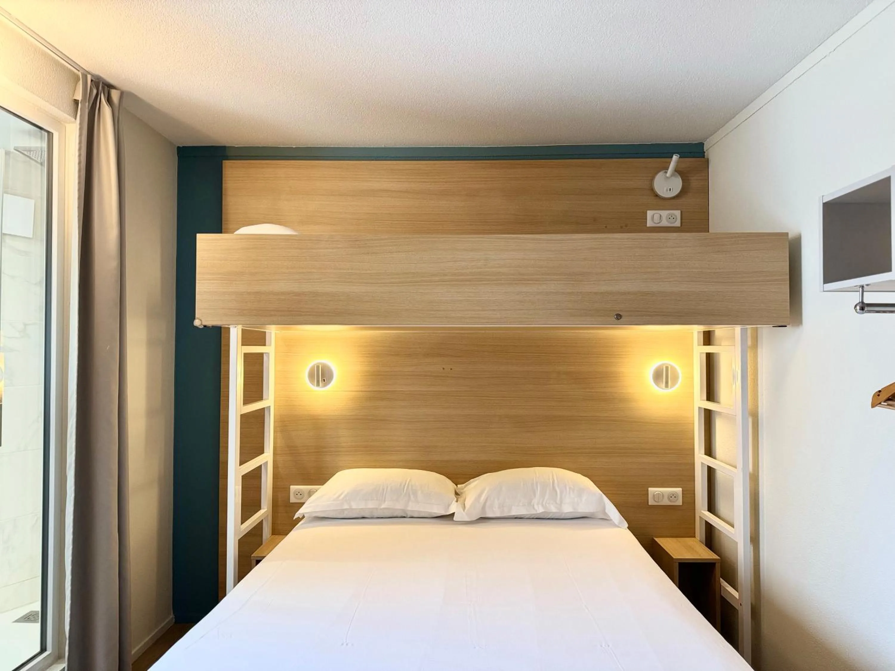 Triple Studio in Kyriad DIRECT Saint Brieuc - Parc des Expositions