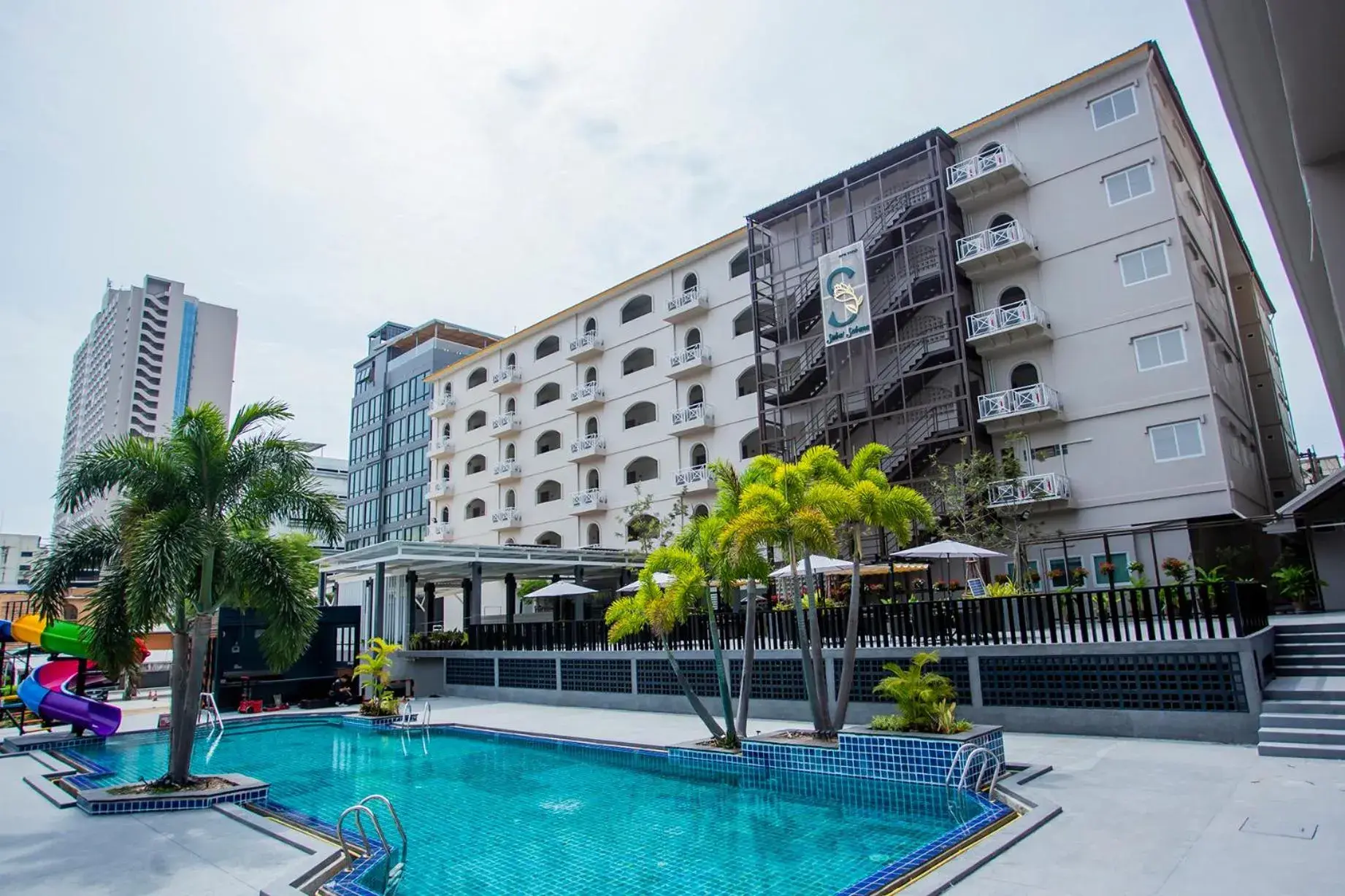 Swimming pool in Sabai Sabana Swimming pool in Sabai Sabana