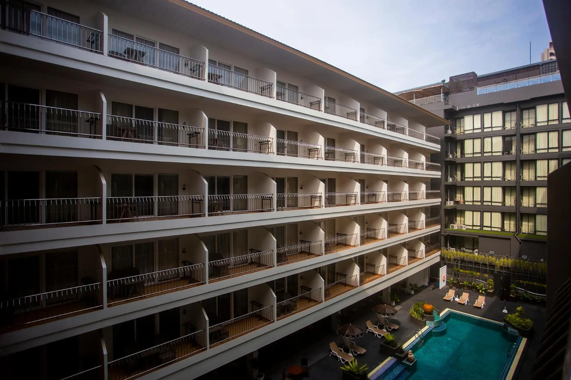 Property building in Sabai Sabana