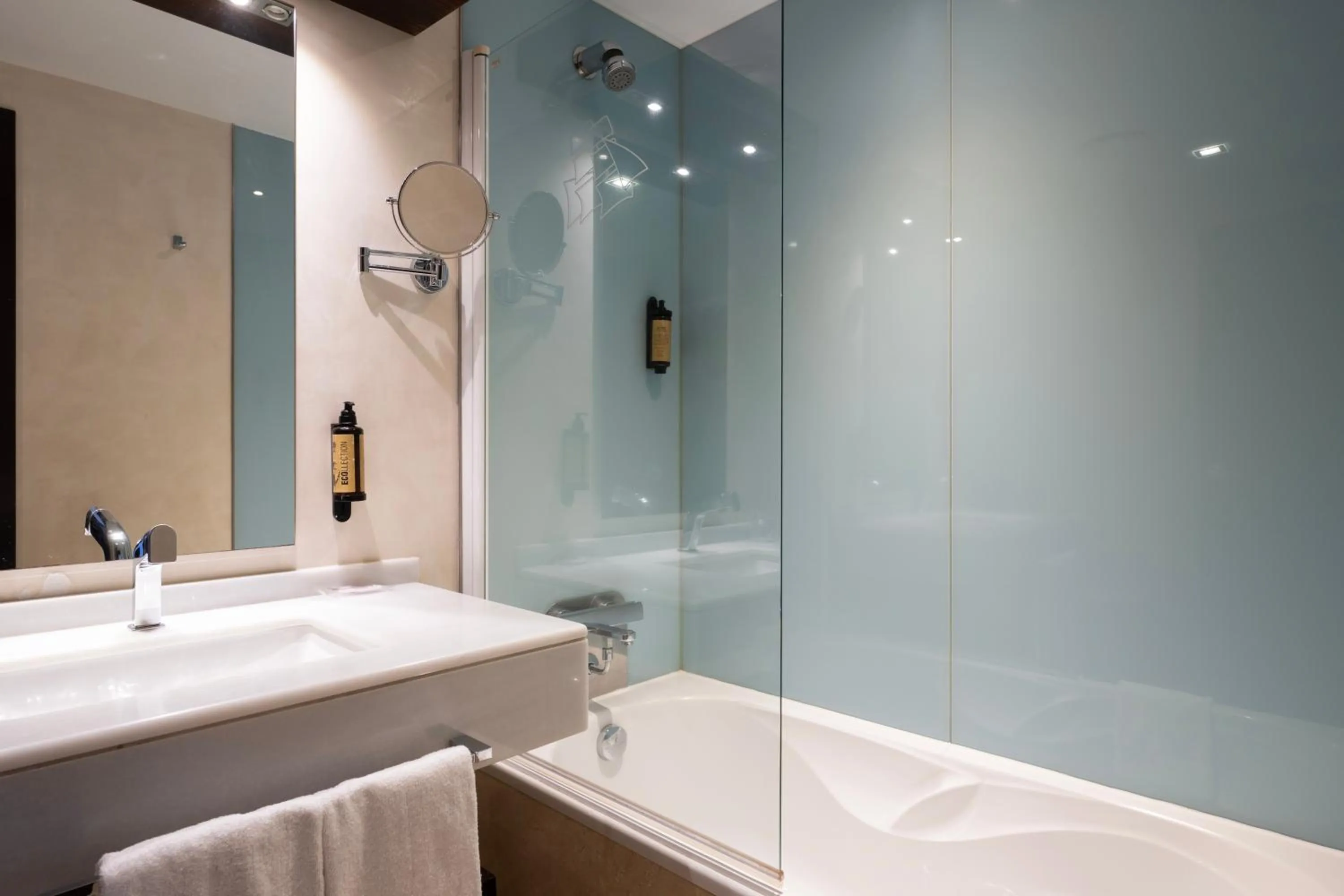 Bathroom in Hotel Maroa Vigo