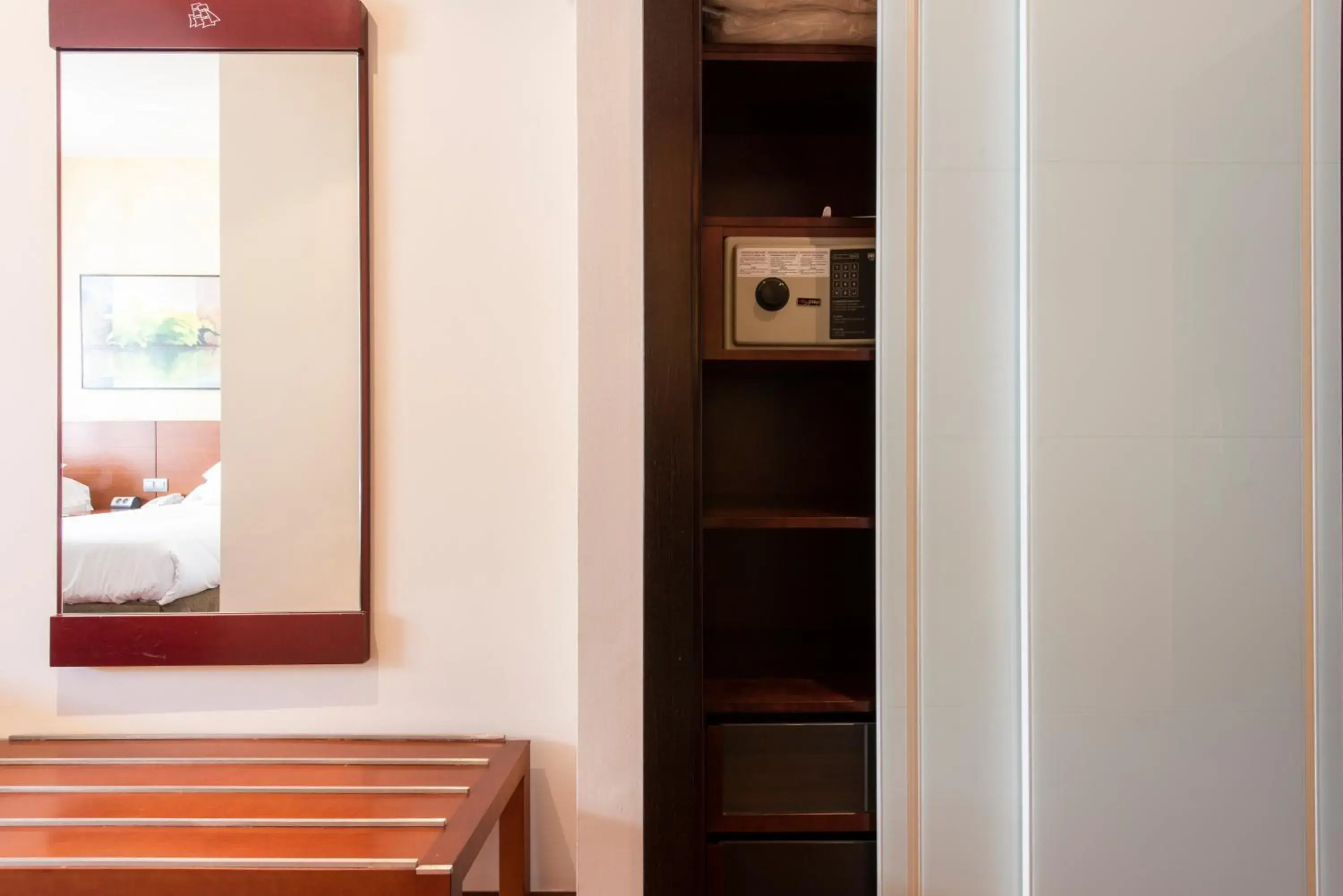 Photo of the whole room, Bed in Hotel Maroa Vigo Photo of the whole room, Bed in Hotel Maroa Vigo