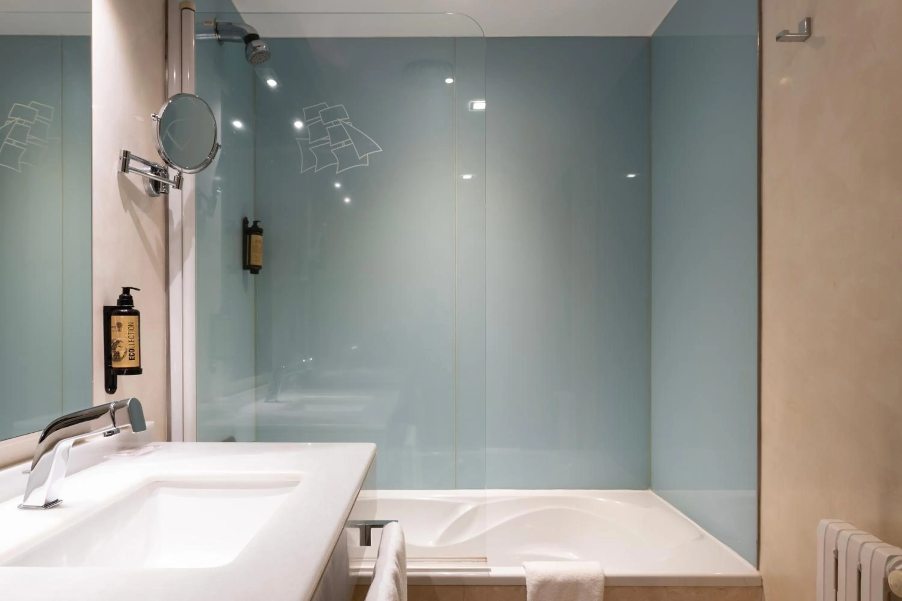 Bathroom in Hotel Maroa Vigo