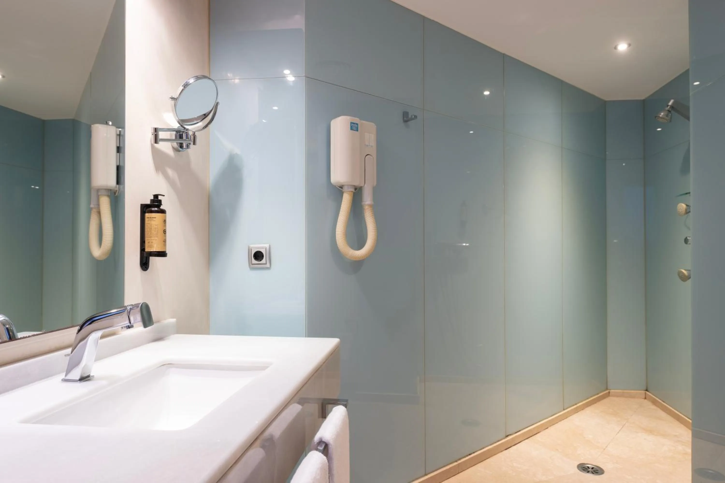 Bathroom in Hotel Maroa Vigo