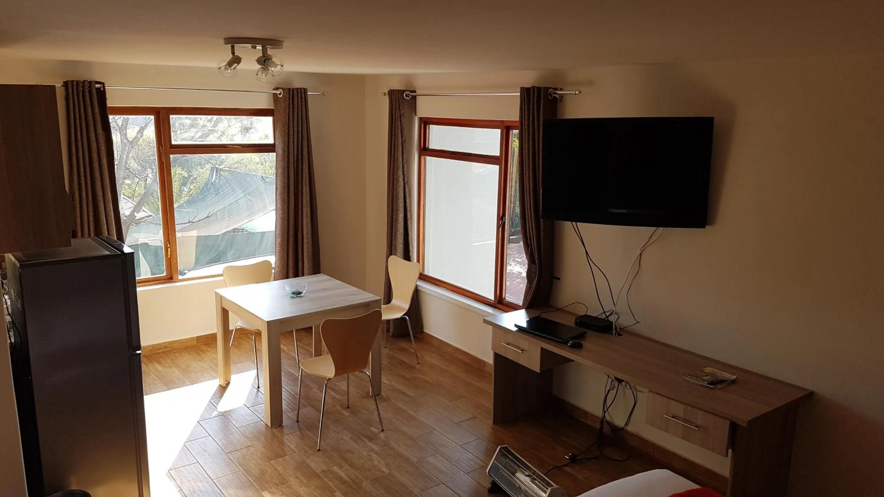 Dining area in 50 Galena Affordable Luxury