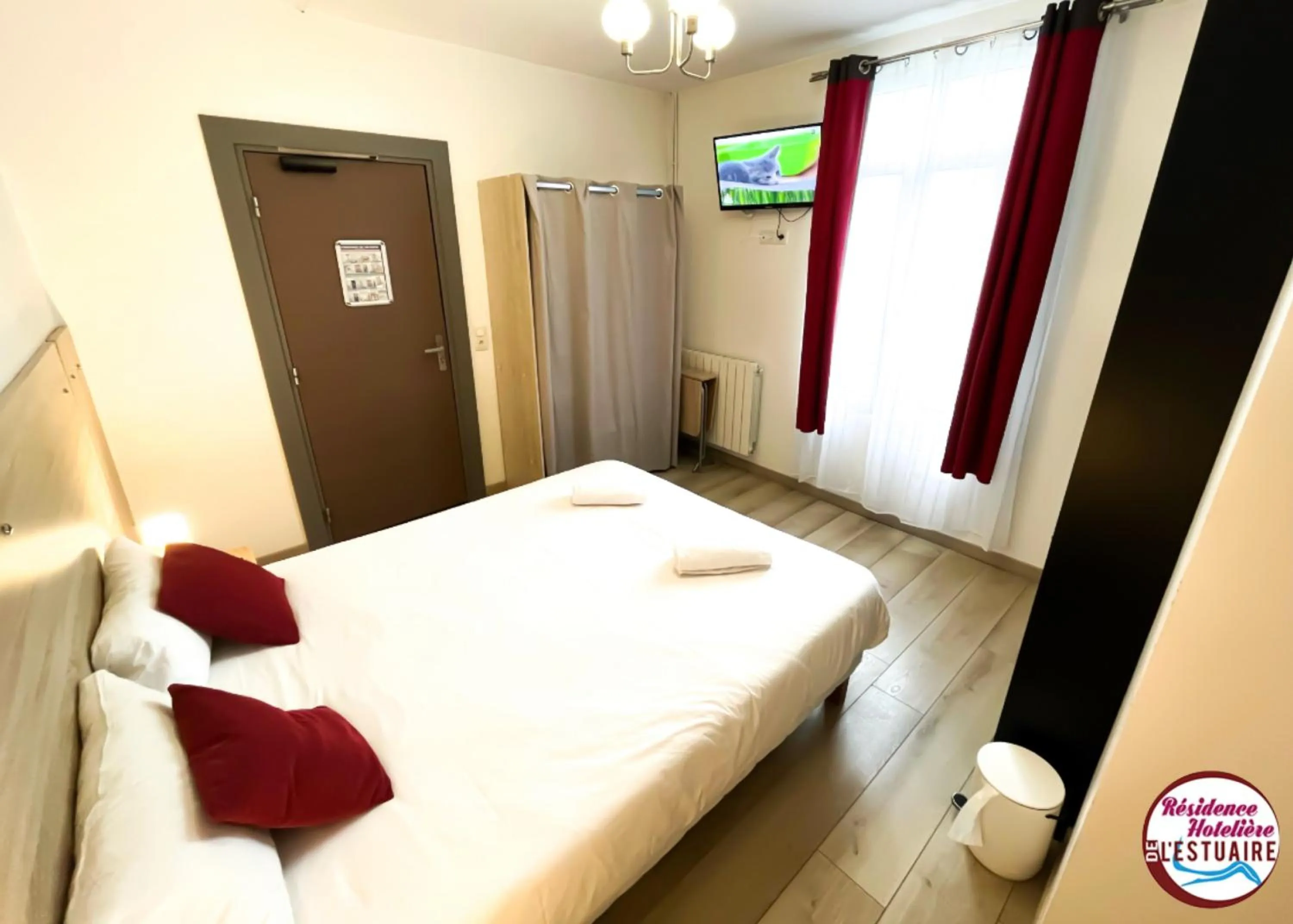 Bedroom, Bed in Résidence Hôtelière de l'Estuaire - Le Havre Centre