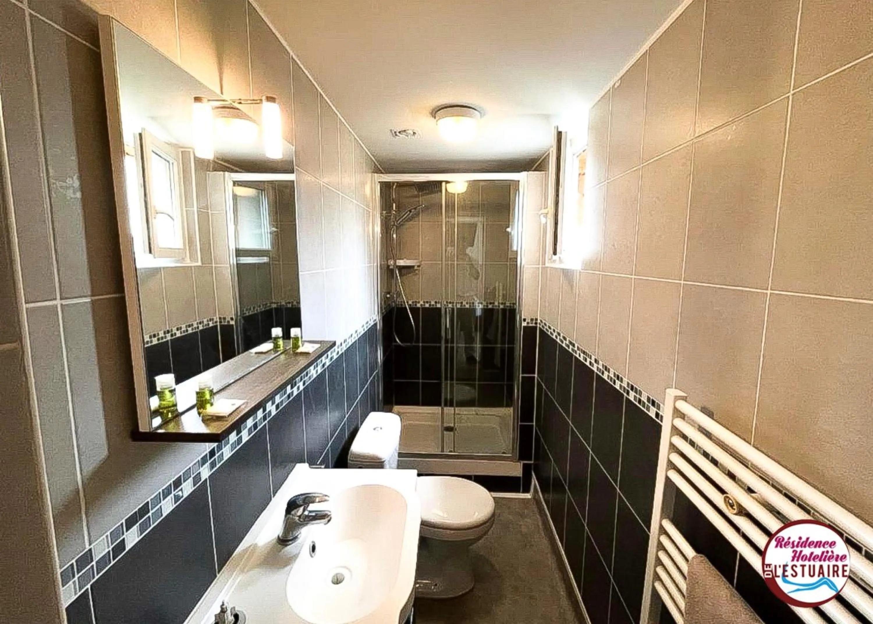 Bathroom in Résidence Hôtelière de l'Estuaire - Le Havre Centre