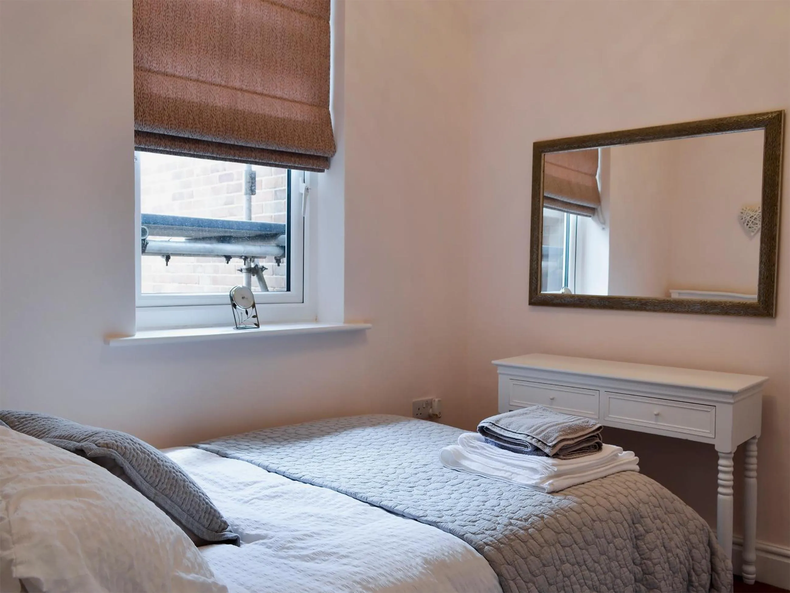 Property building, Bed in Cottage On The Green