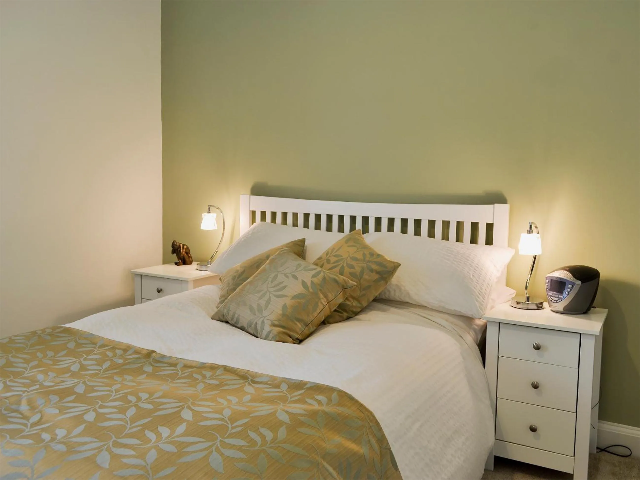 Property building, Bed in Cottage On The Green
