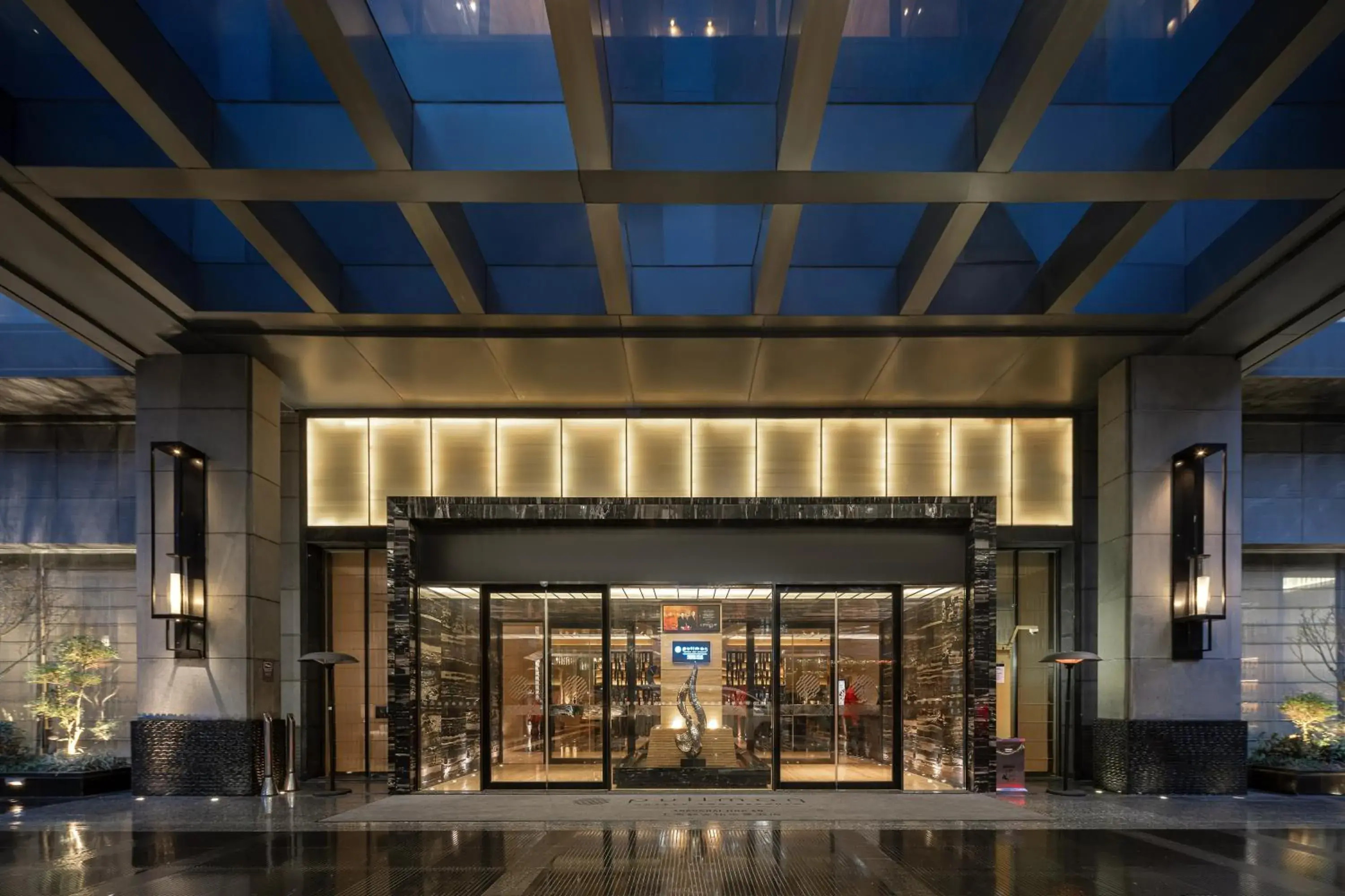 Facade/entrance in Pullman Shanghai Jing'an Facade/entrance in Pullman Shanghai Jing'an