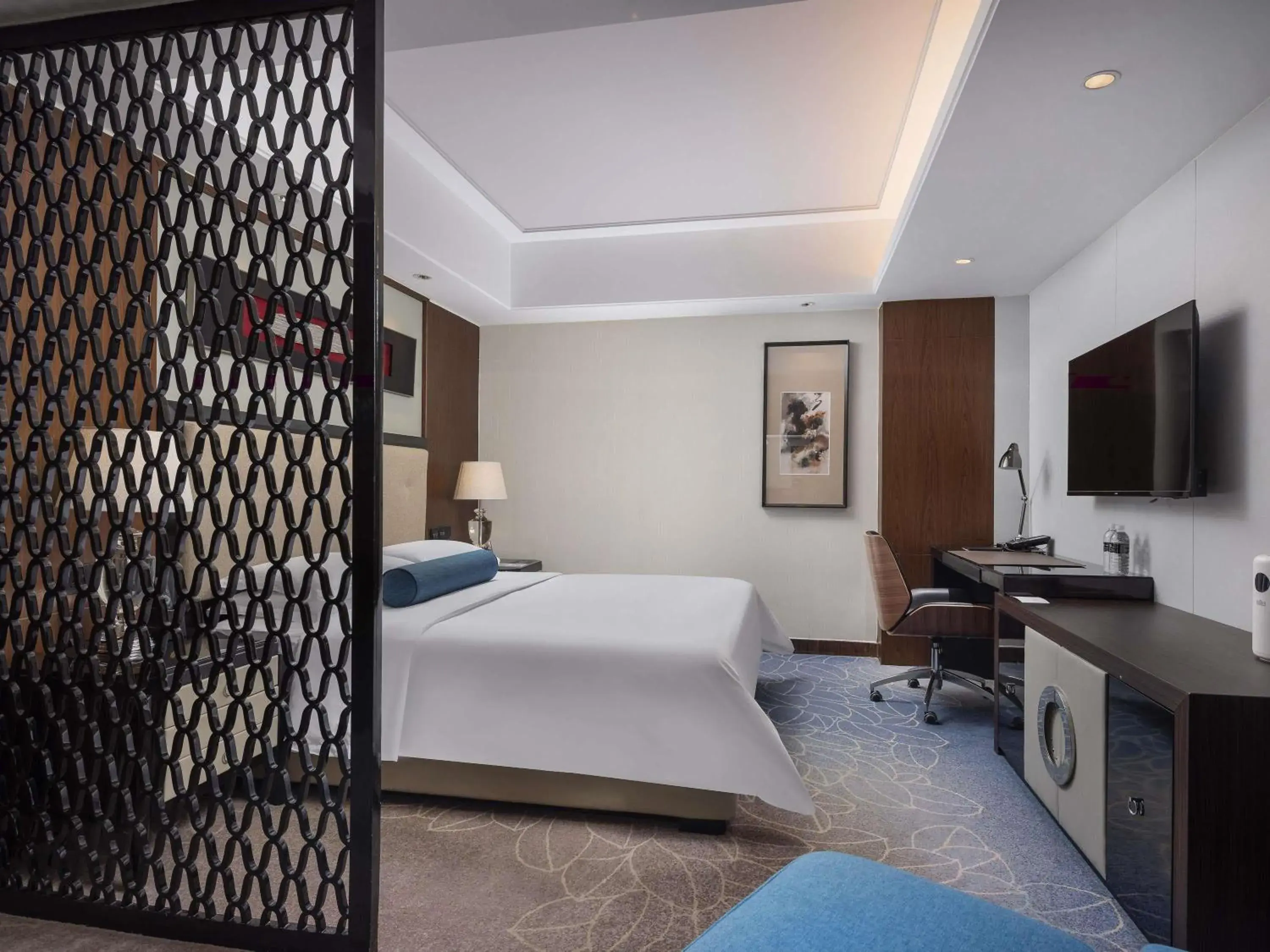 Bedroom, Bed in Pullman Shanghai Jing'an-Jing'an district, downtown railway station, traffic hub, easy to travel Shanghai Bedroom, Bed in Pullman Shanghai Jing'an-Jing'an district, downtown railway station, traffic hub, easy to travel Shanghai