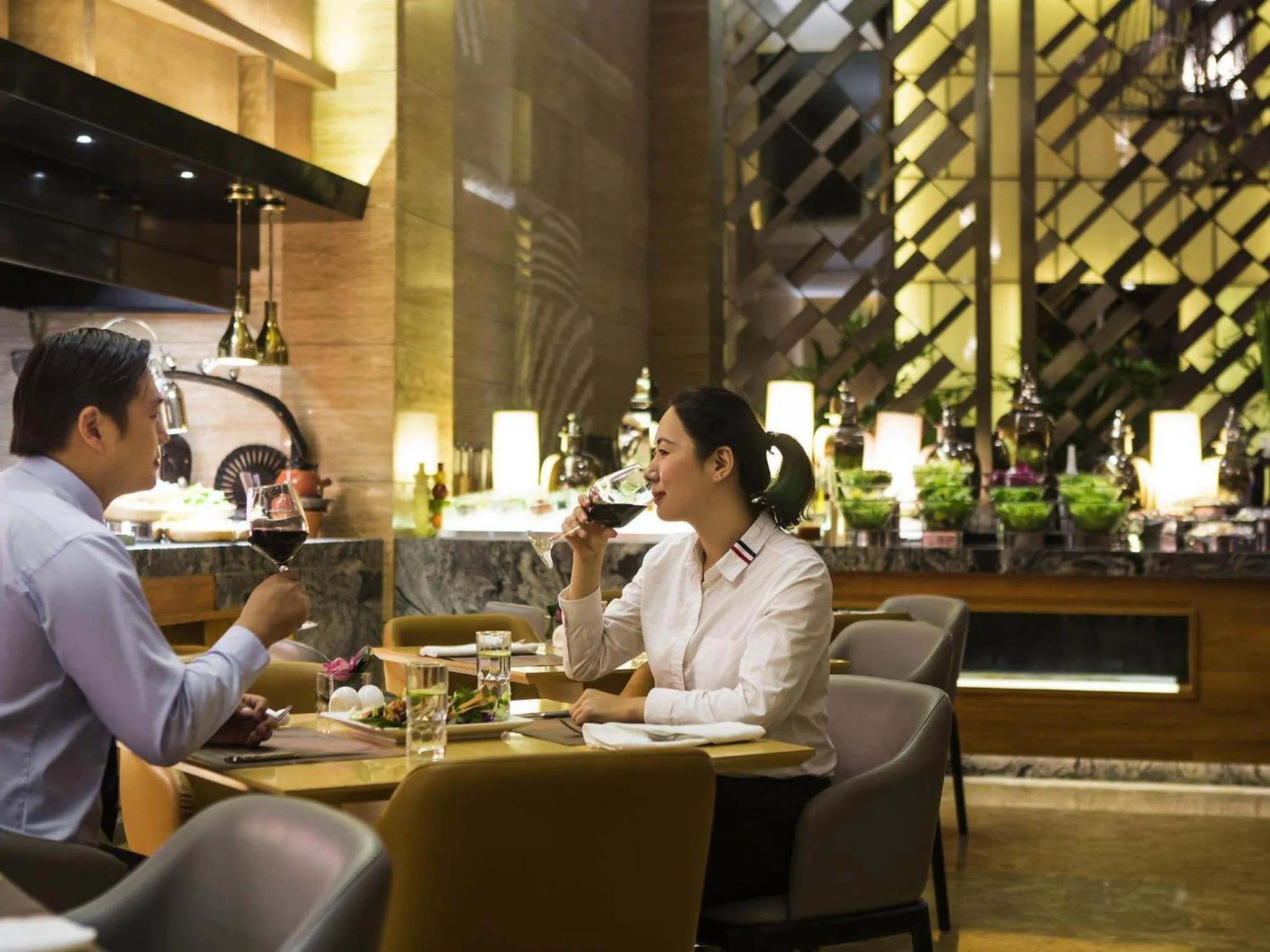 Restaurant/places to eat in Pullman Shanghai Jing'an