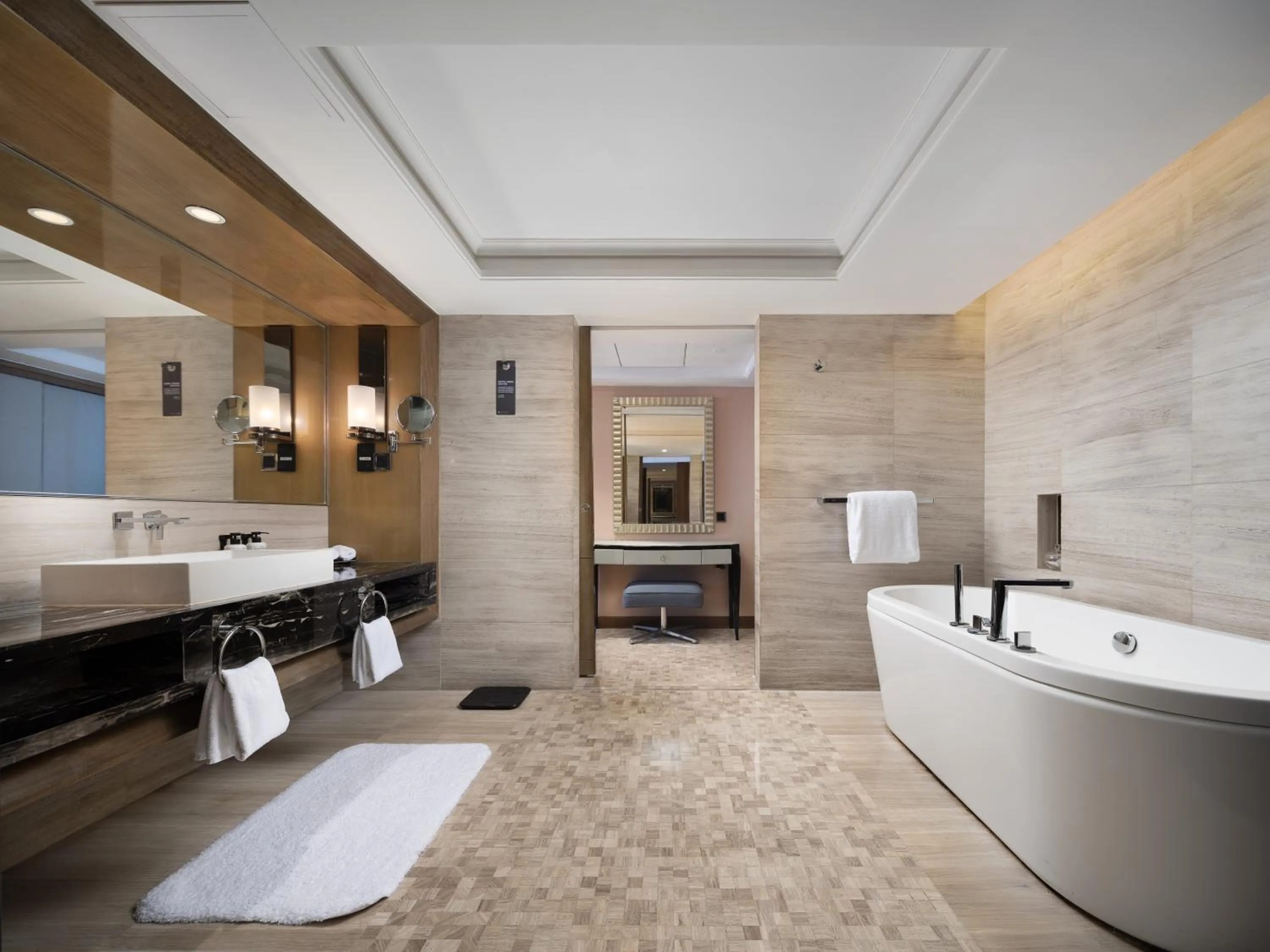 Shower in Pullman Shanghai Jing'an-Jing'an district, downtown railway station, traffic hub, easy to travel Shanghai