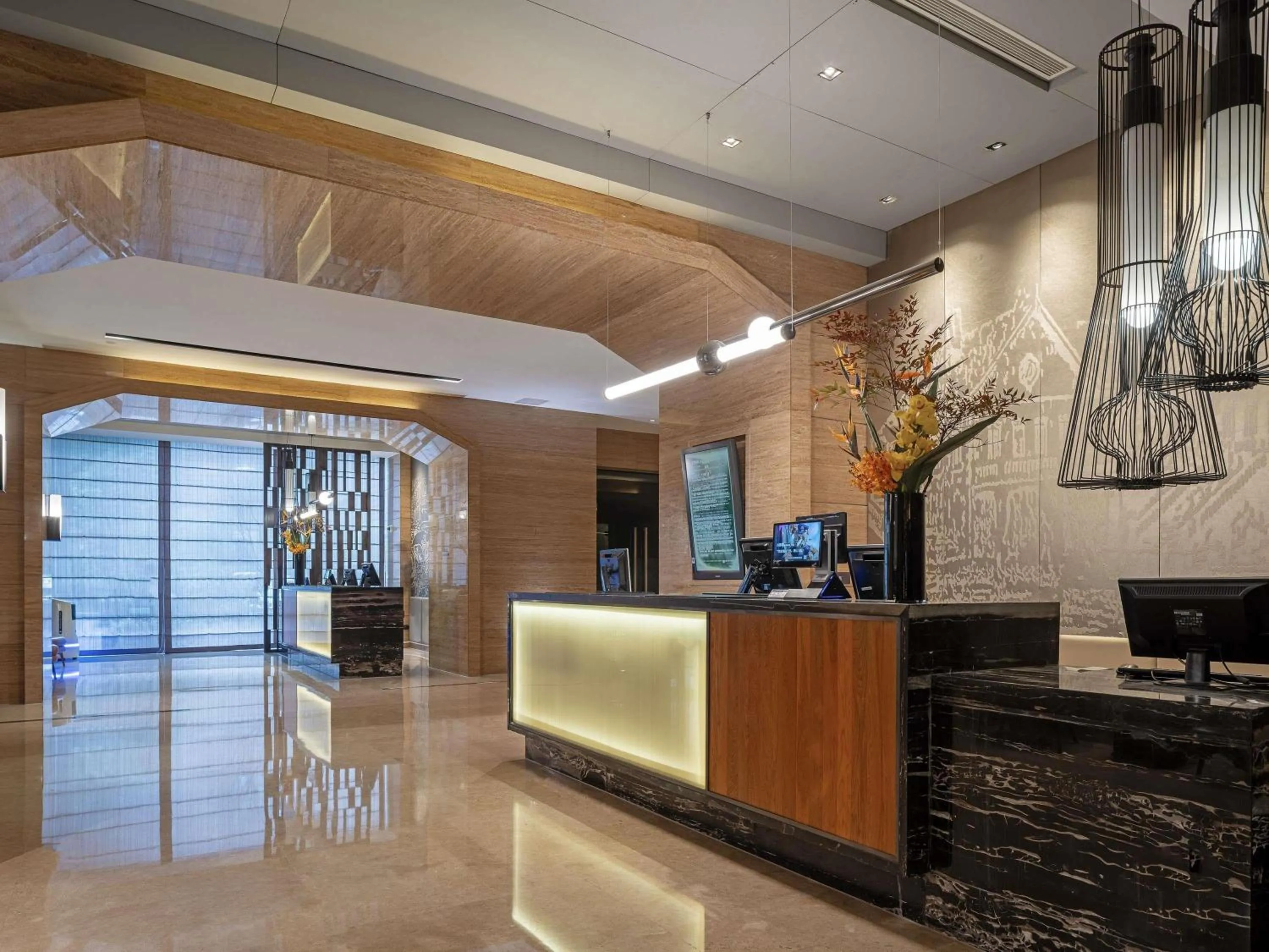 Property building in Pullman Shanghai Jing'an-Jing'an district, downtown railway station, traffic hub, easy to travel Shanghai