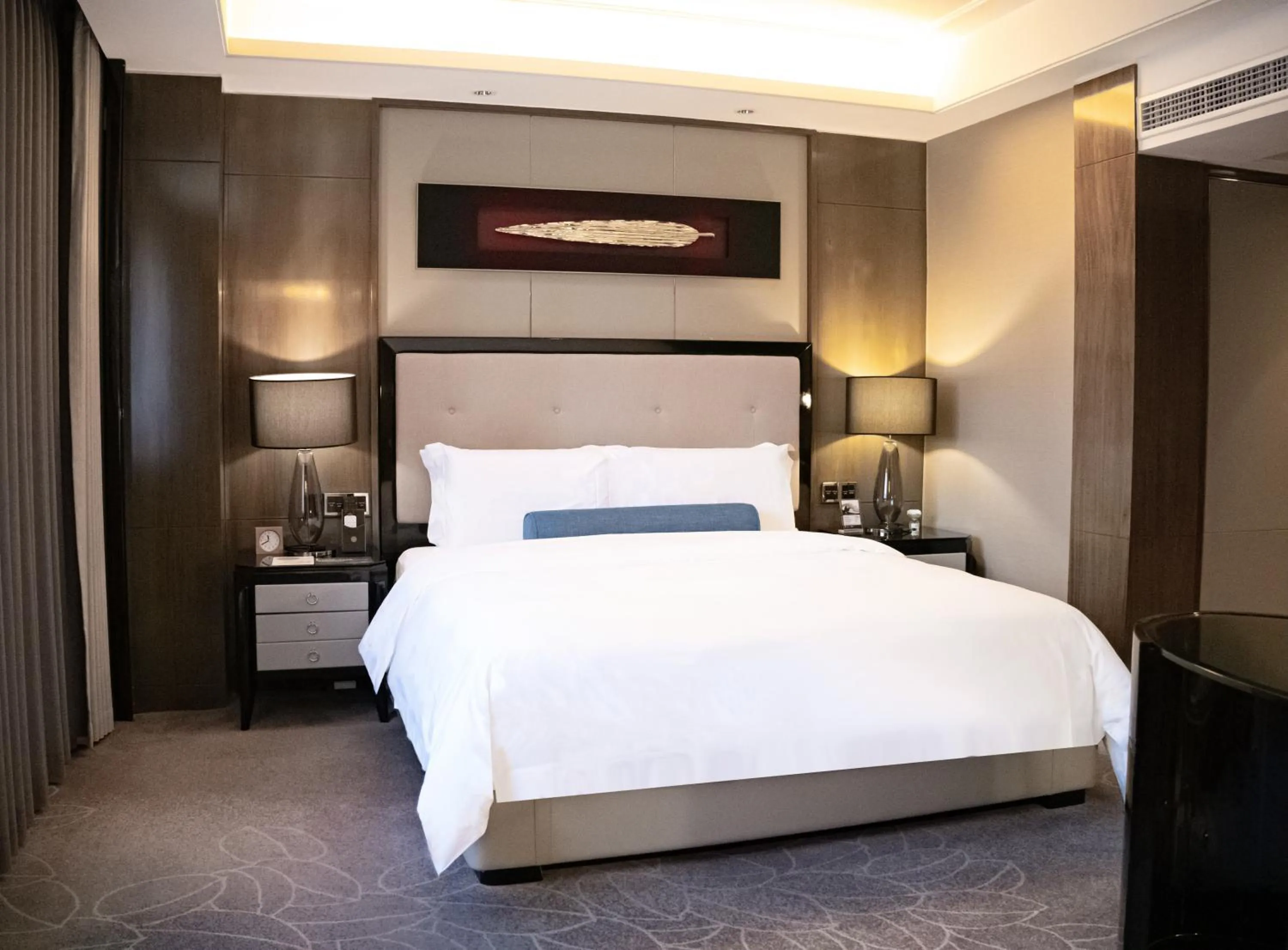 Bed in Pullman Shanghai Jing'an-Jing'an district, downtown railway station, traffic hub, easy to travel Shanghai