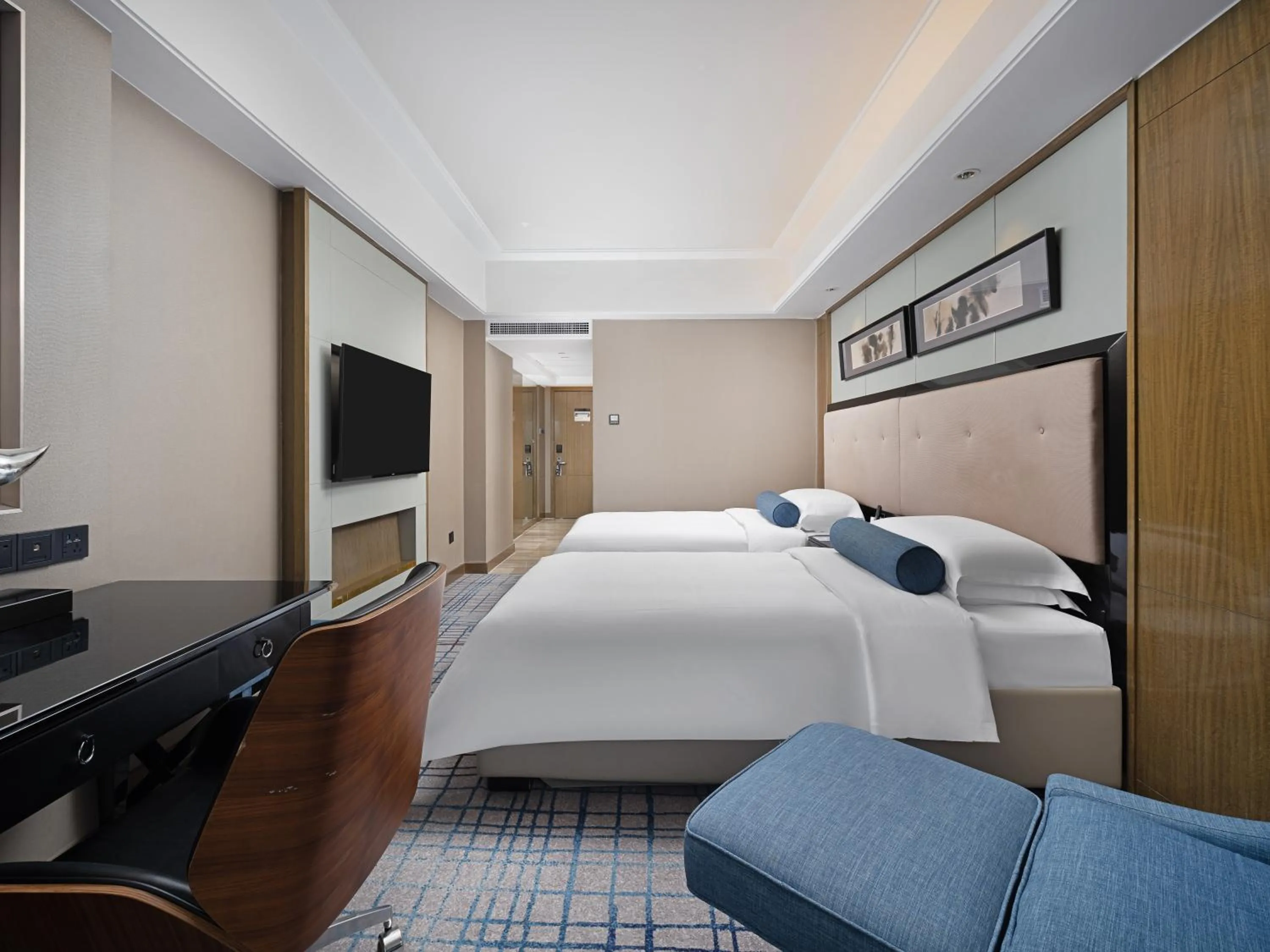 TV and multimedia, Bed in Pullman Shanghai Jing'an-Jing'an district, downtown railway station, traffic hub, easy to travel Shanghai