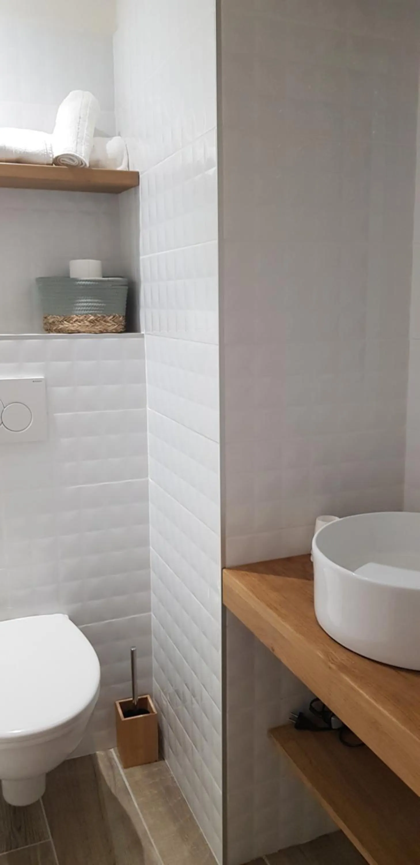 Shower in Hôtel Terminus