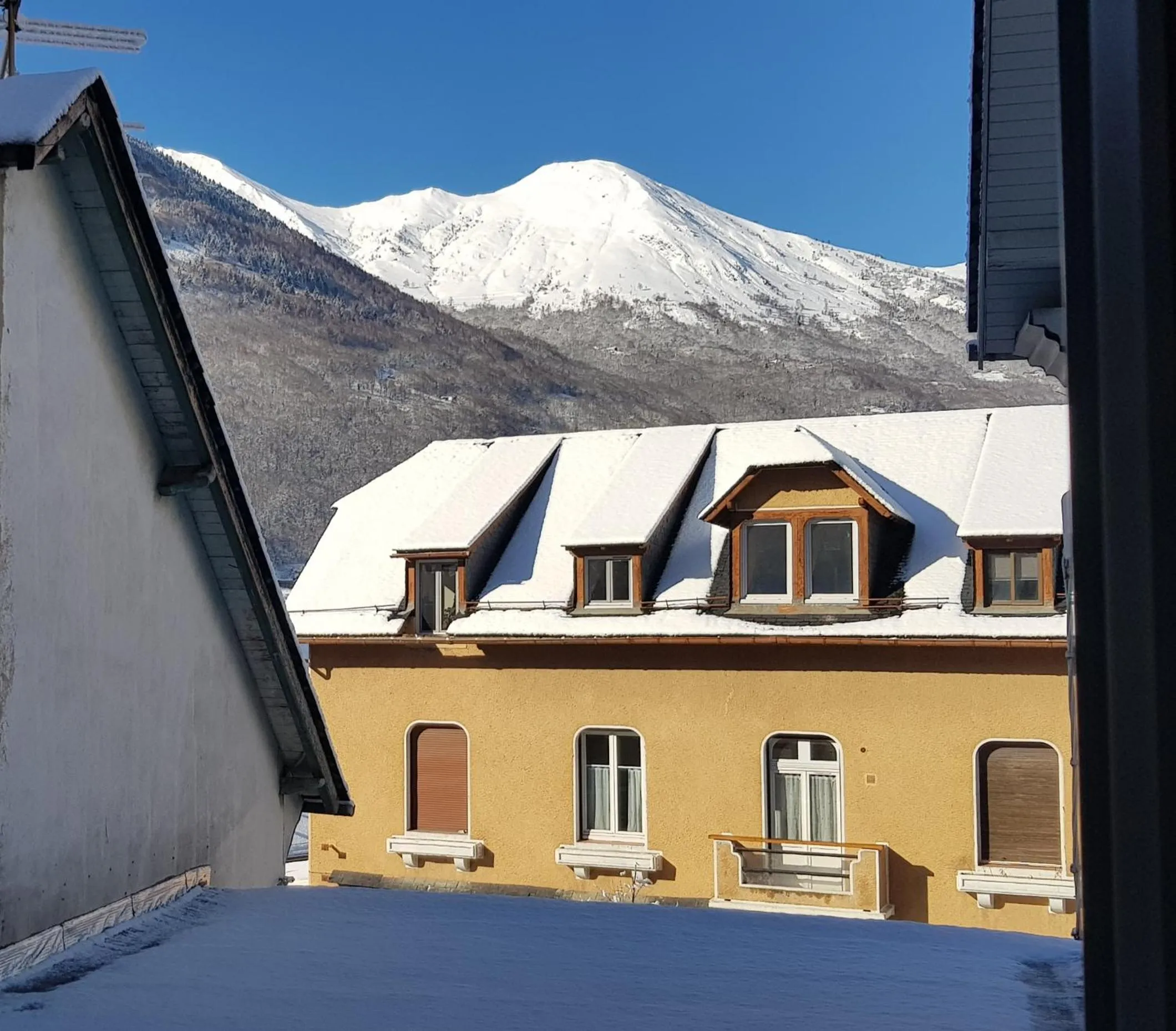 Bedroom in Hôtel Terminus