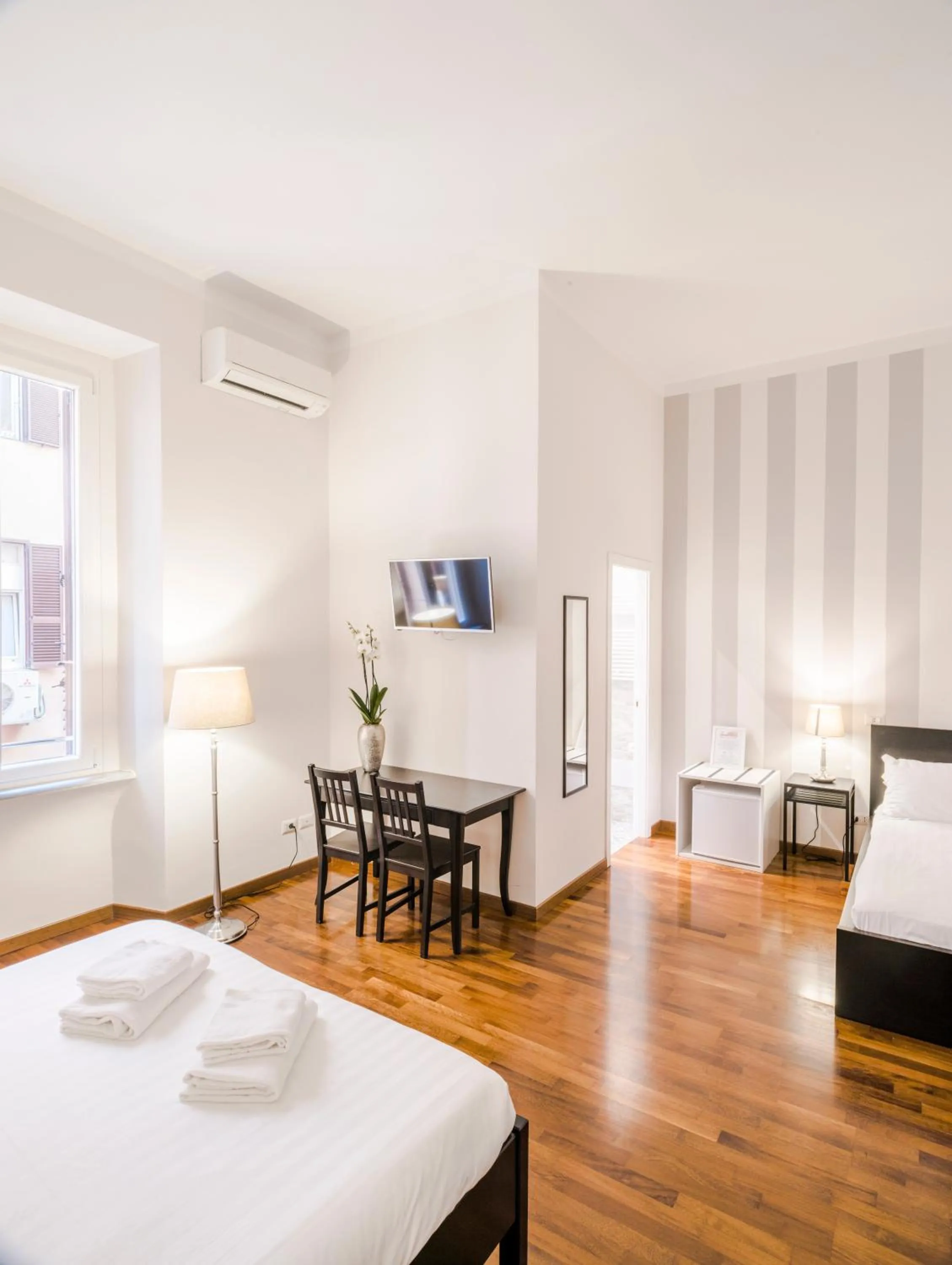 Photo of the whole room, Bed in Piazza Cavour Suite