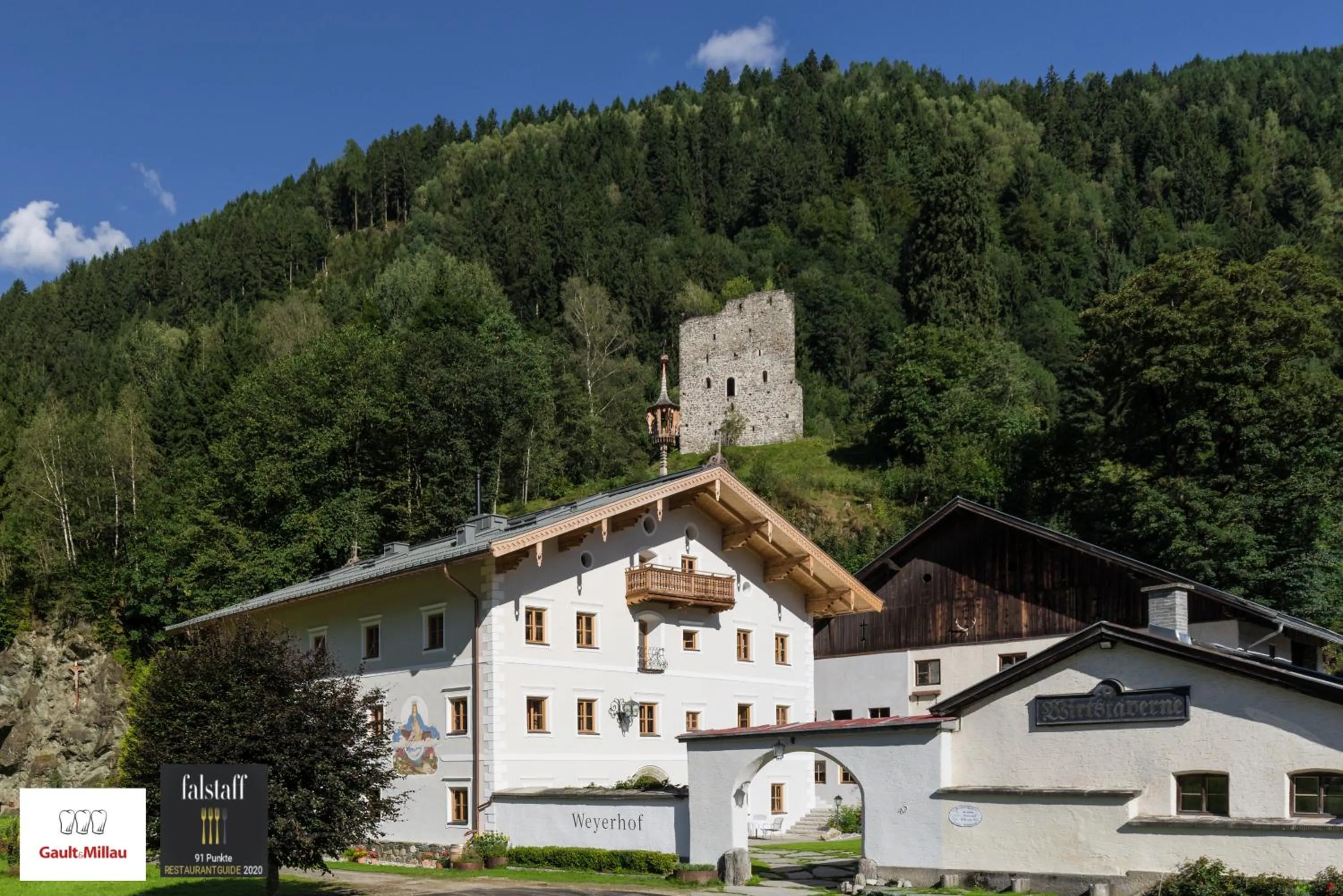 Facade/entrance in Gasthof Weyerhof
