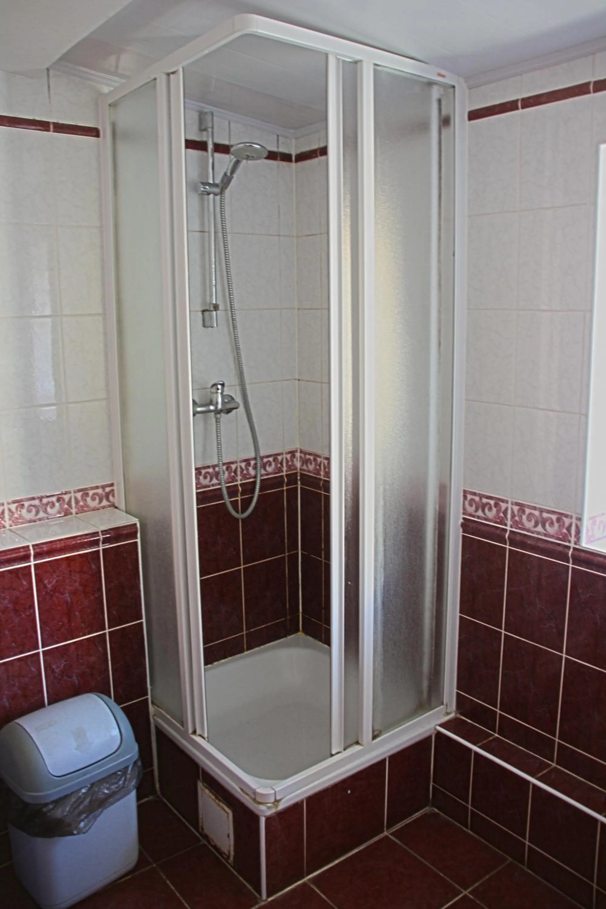 Shower in Mikalo House