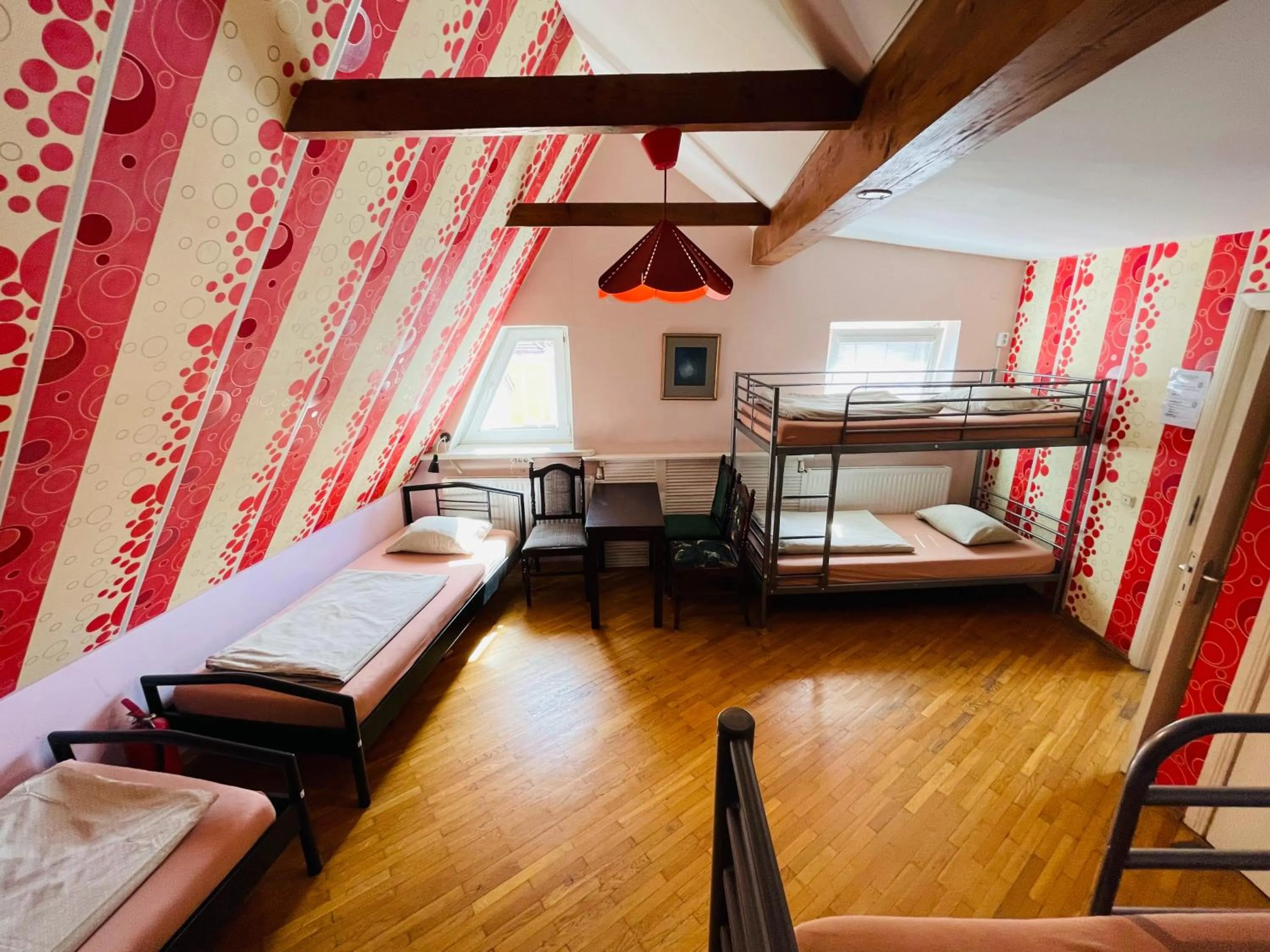 room service, Bed in Mikalo House