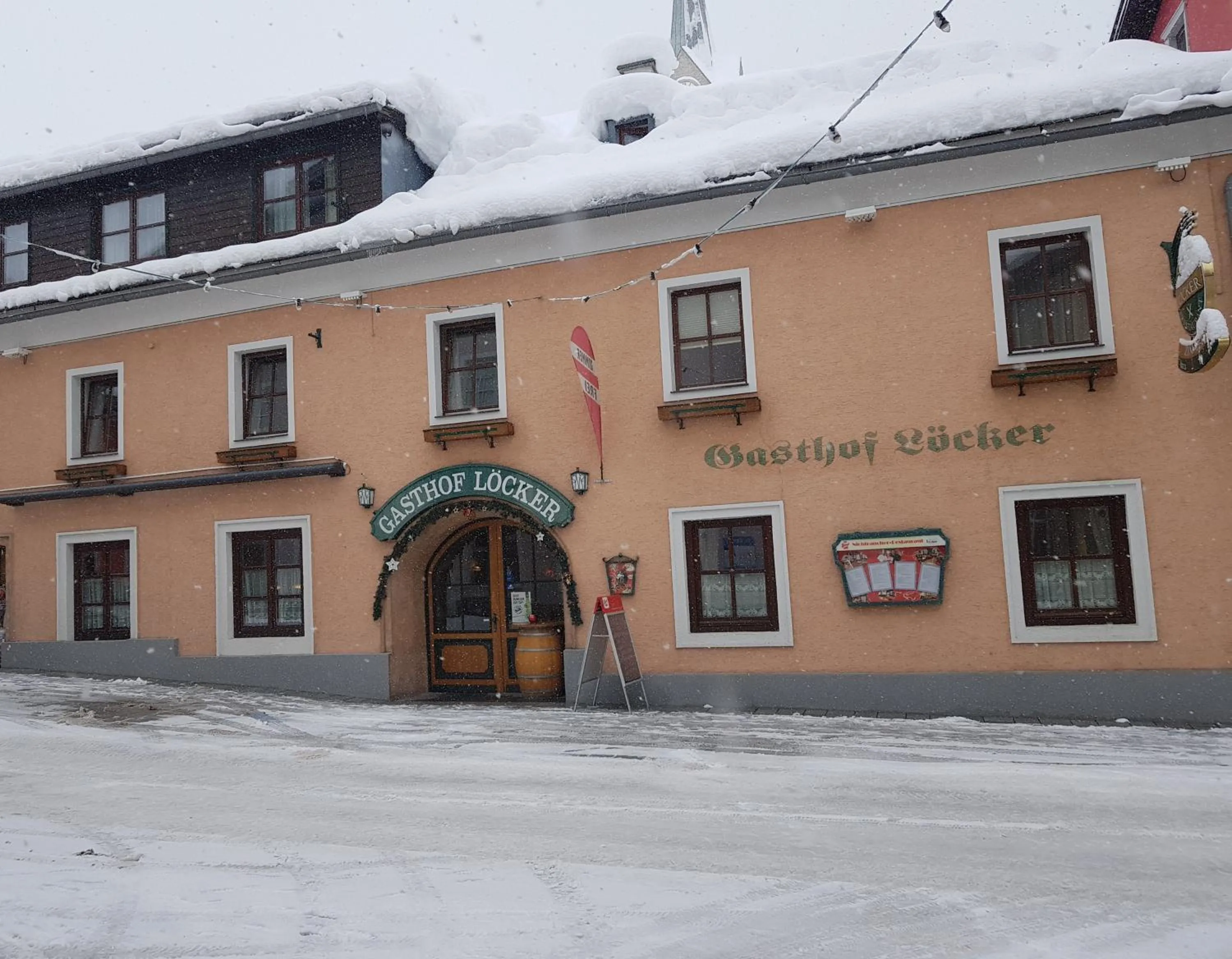 Property building in Gasthof - Restaurant Löcker