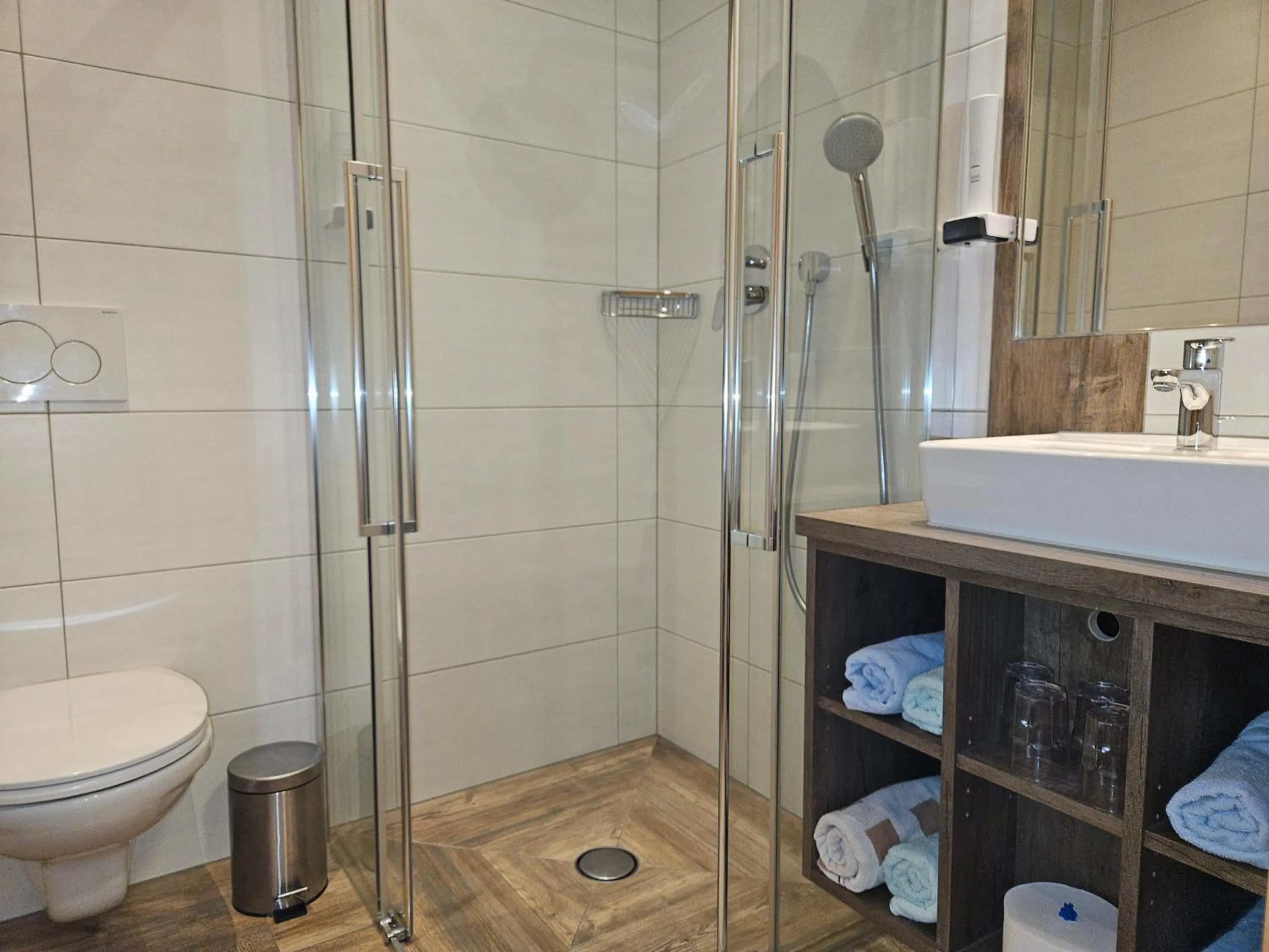 Bathroom in Gasthof - Restaurant Löcker