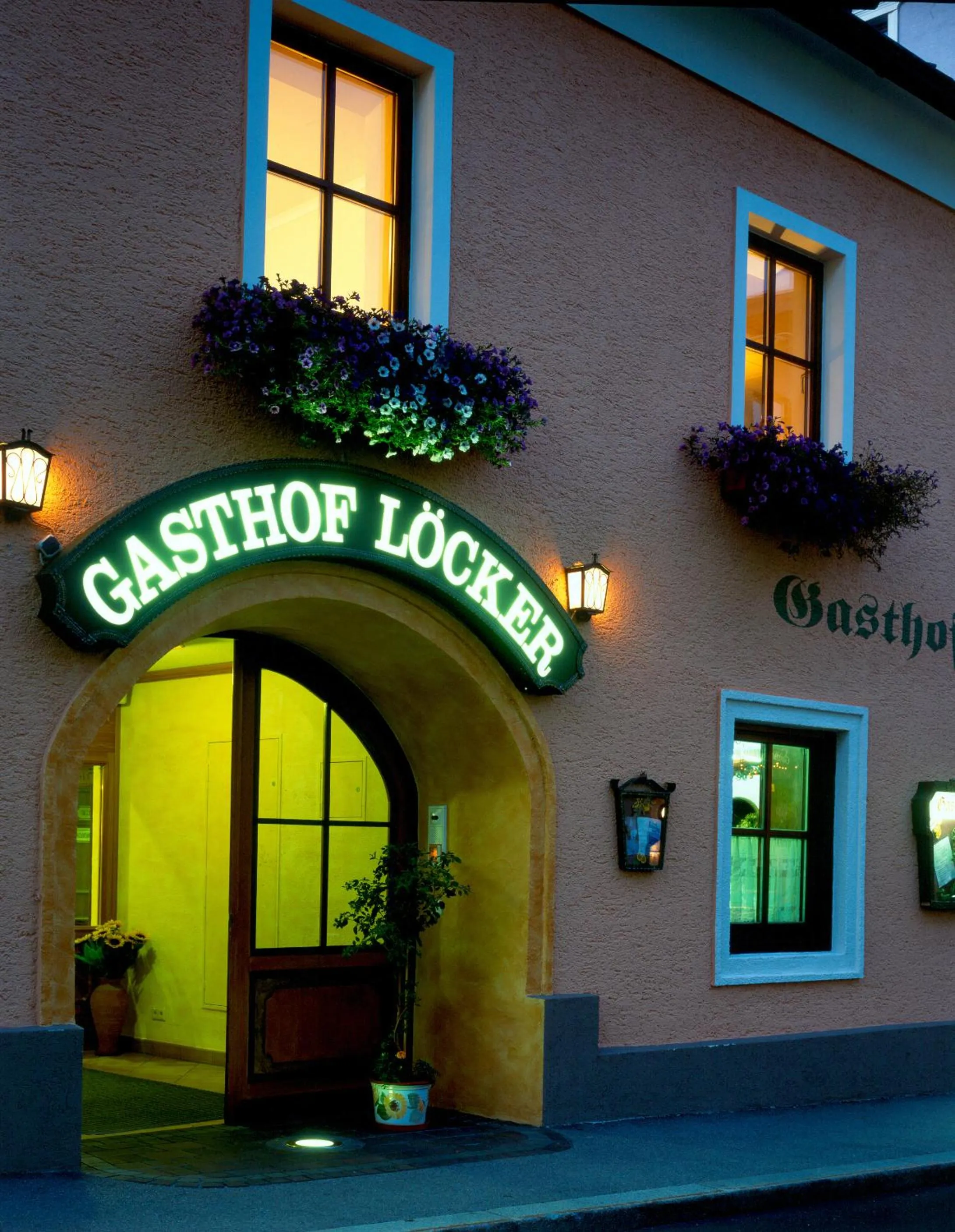 Facade/entrance in Gasthof - Restaurant Löcker