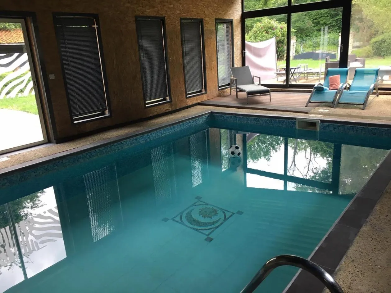 Property building in Chambres d'Hotes Lorengrain