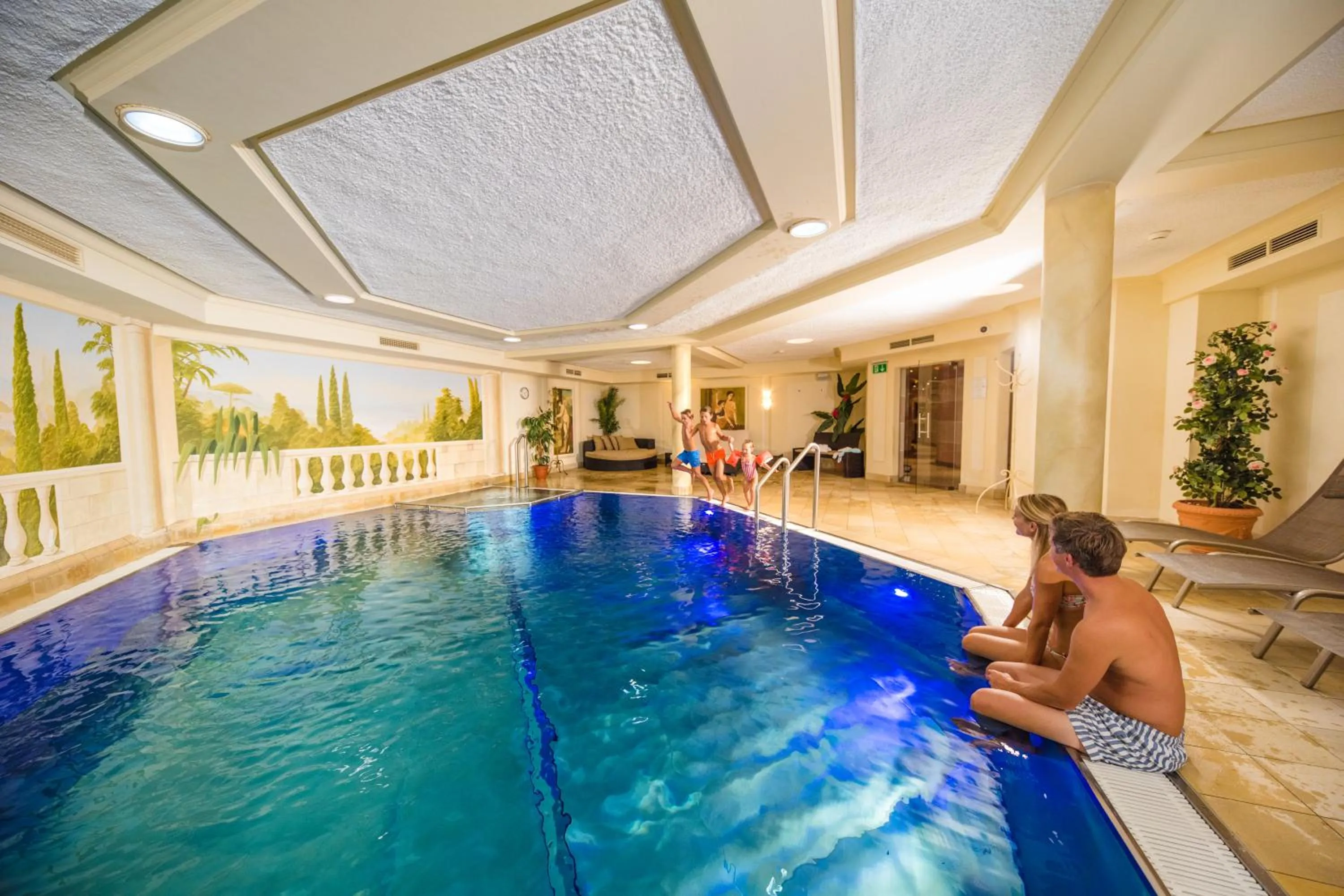 Hot Tub in Hotel Salzburger Hof Zauchensee