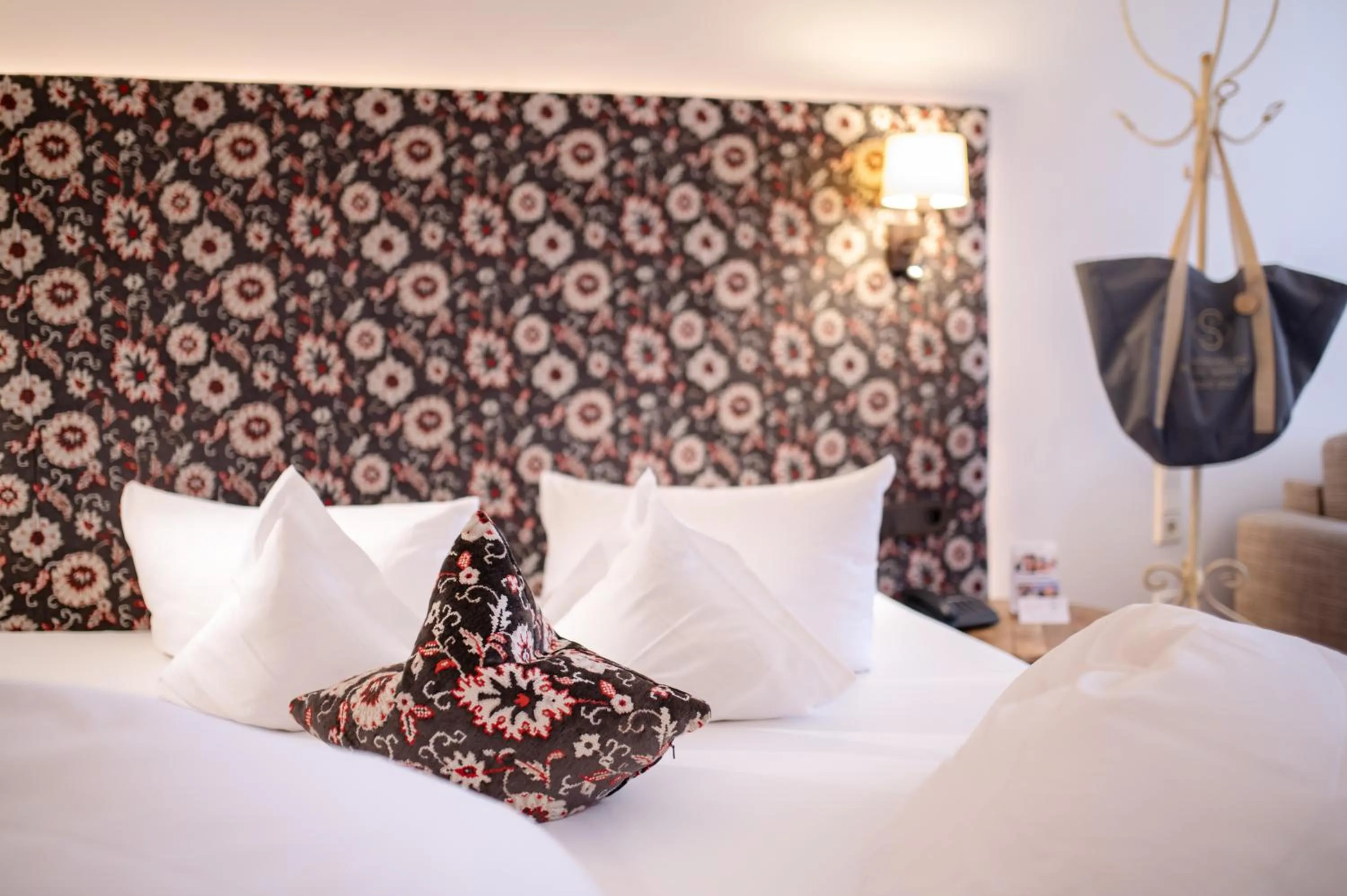 Bedroom, Bed in Hotel Salzburger Hof Zauchensee