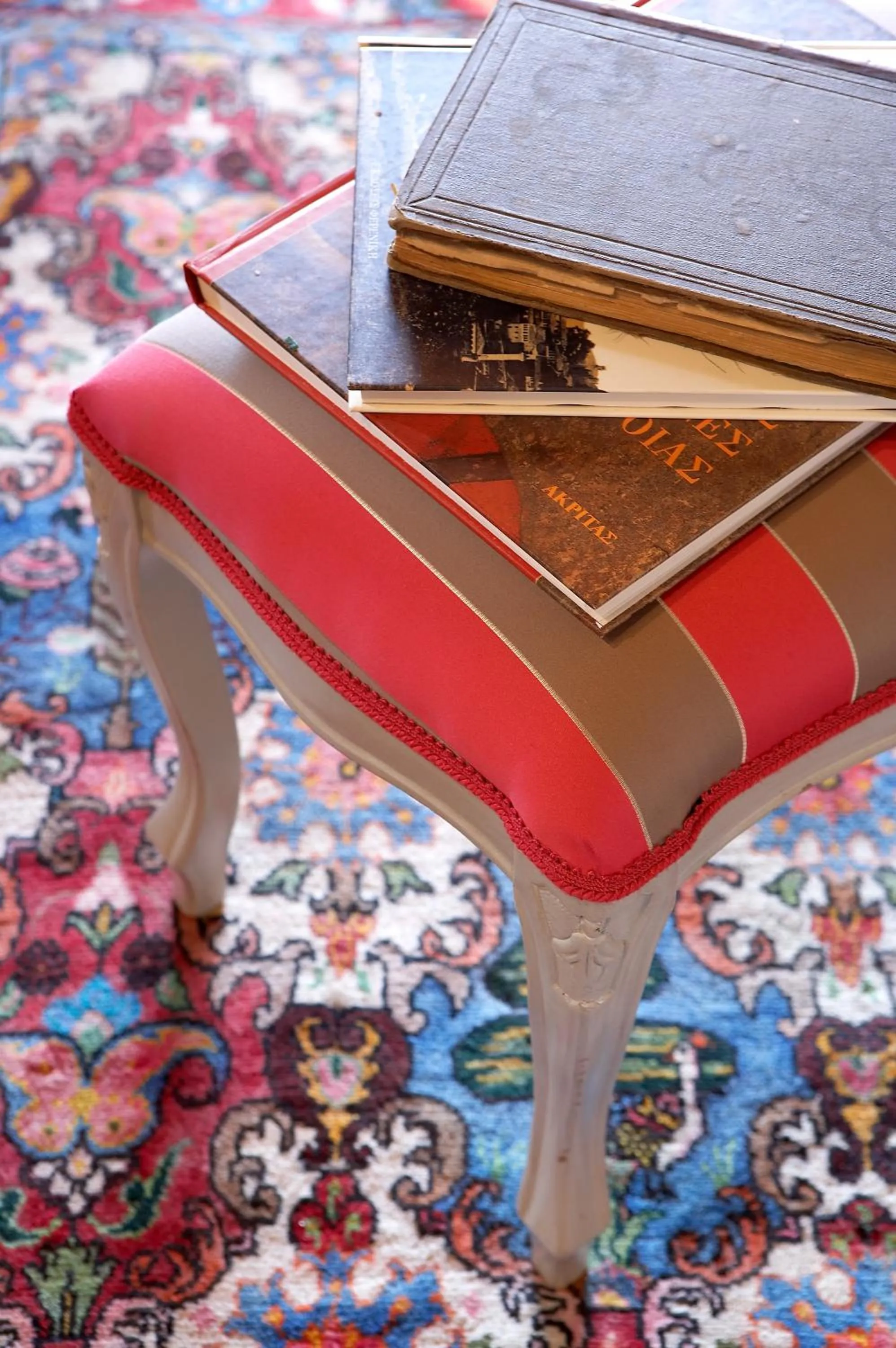 Decorative detail in Boutique Hotel Kokkino Spiti