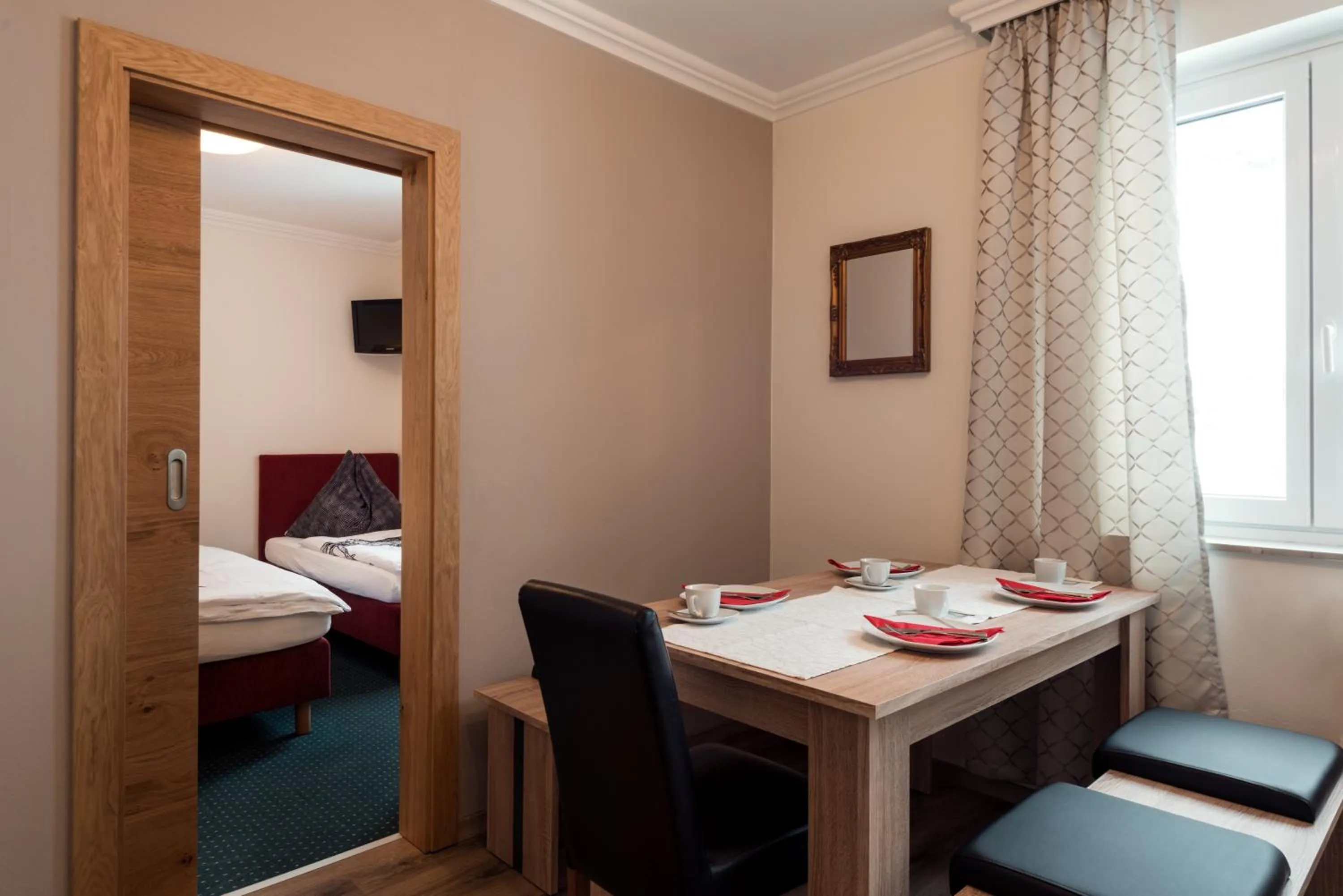 Dining area, Bed in Der Jagdhof