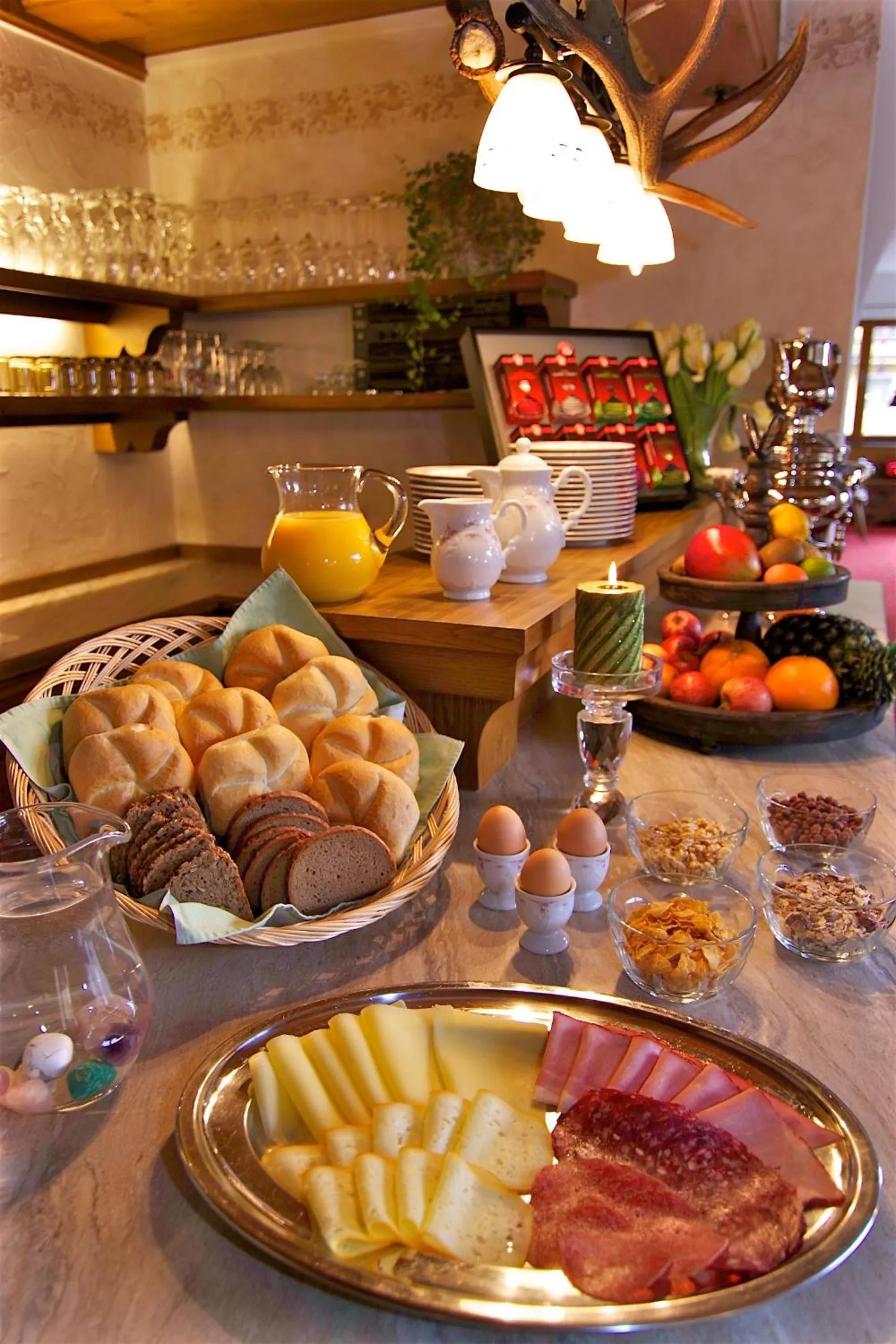 Buffet breakfast in Der Jagdhof