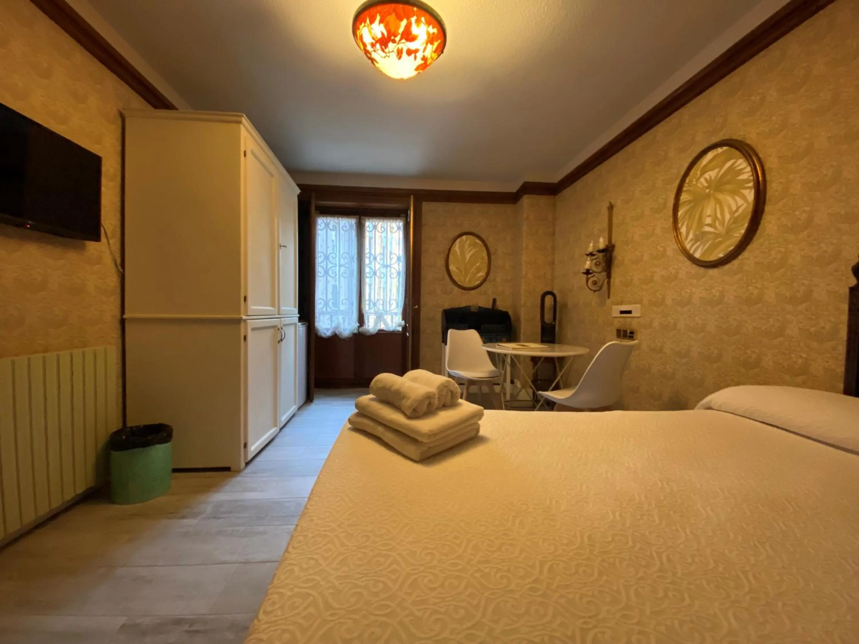 Bedroom, Bed in Apartamentos María Luisa