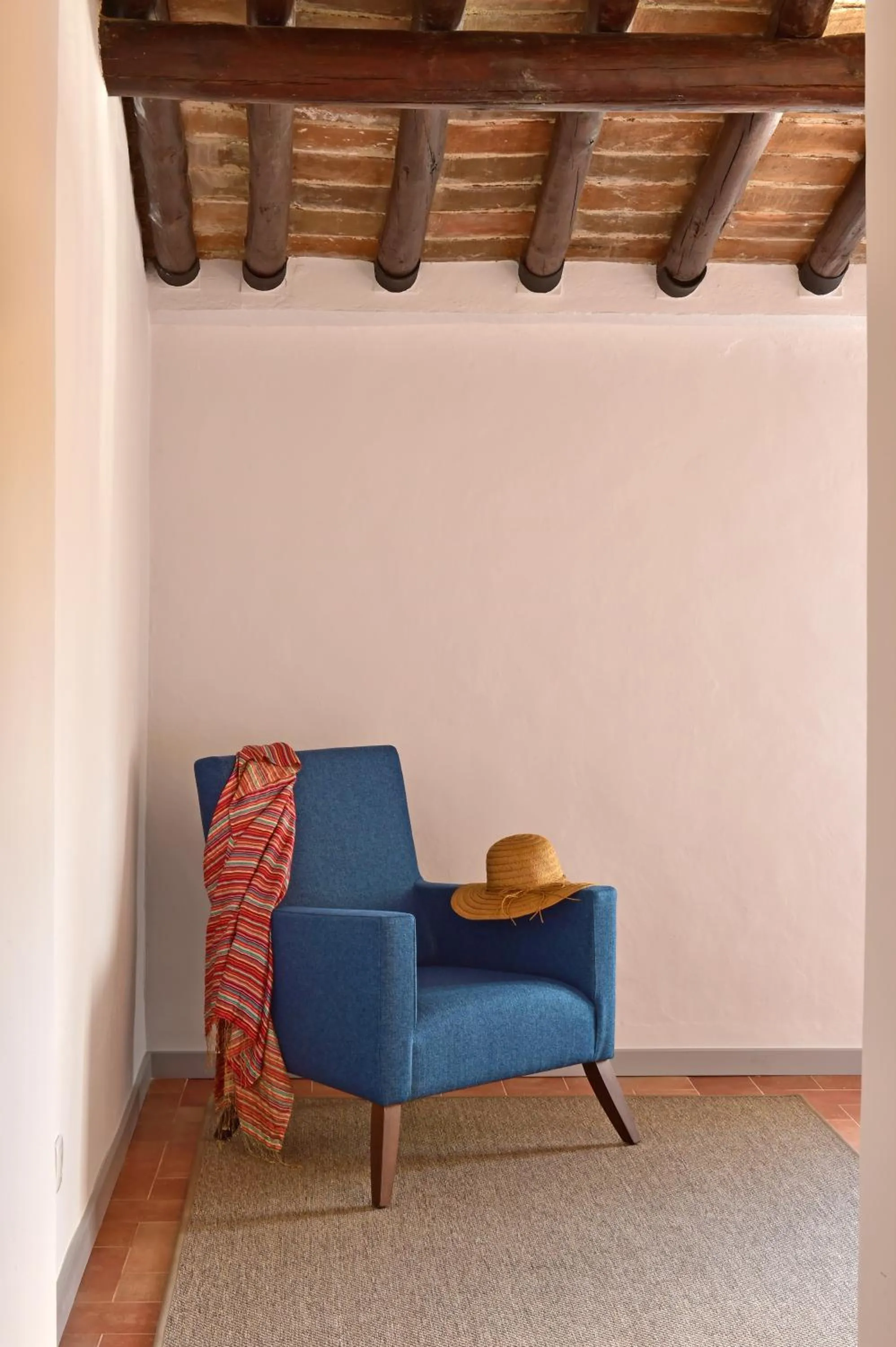 Living room in The Noble House - by Unlock Hotels