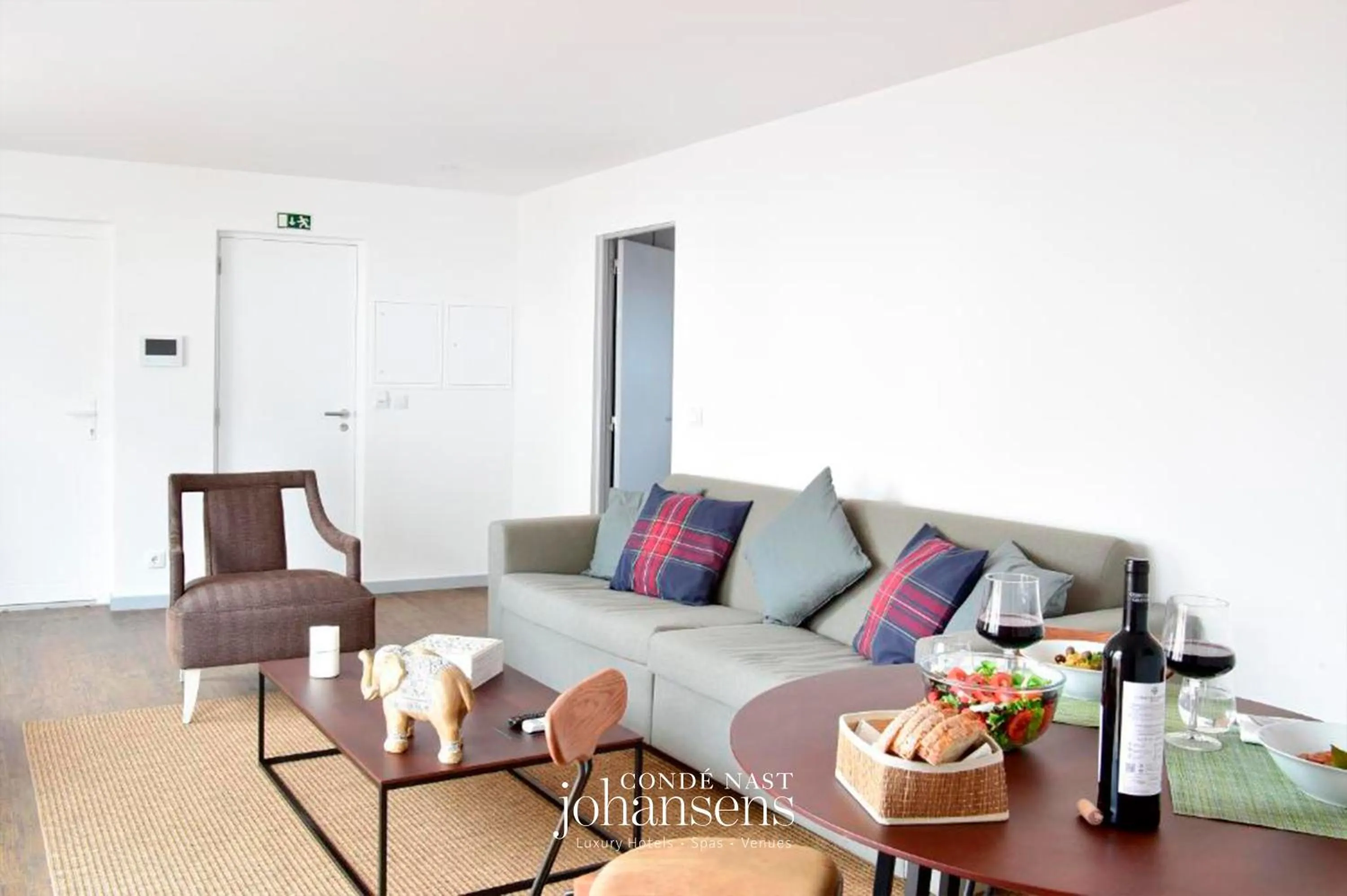 Living room in The Noble House - by Unlock Hotels