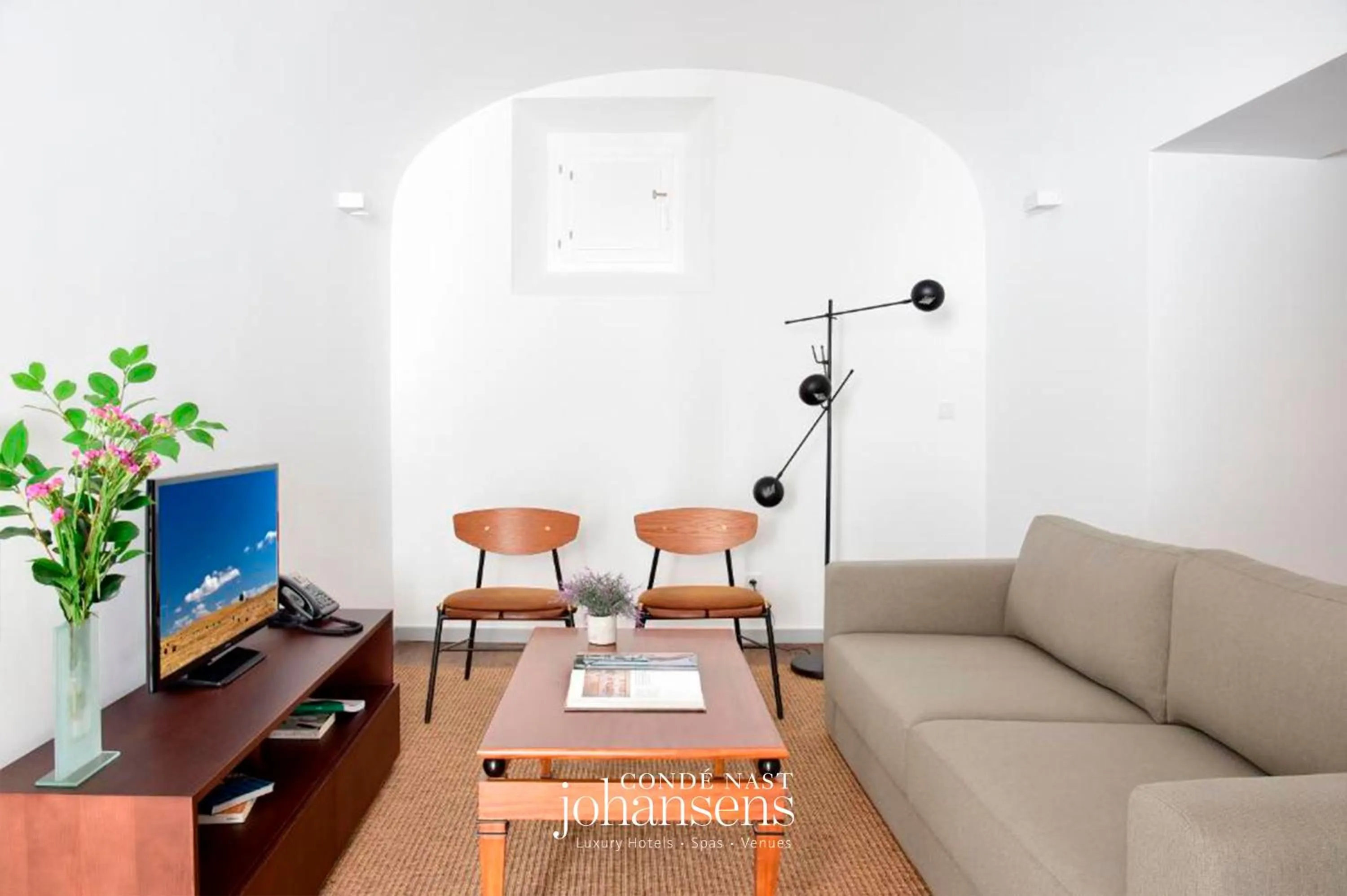 TV and multimedia in The Noble House - by Unlock Hotels