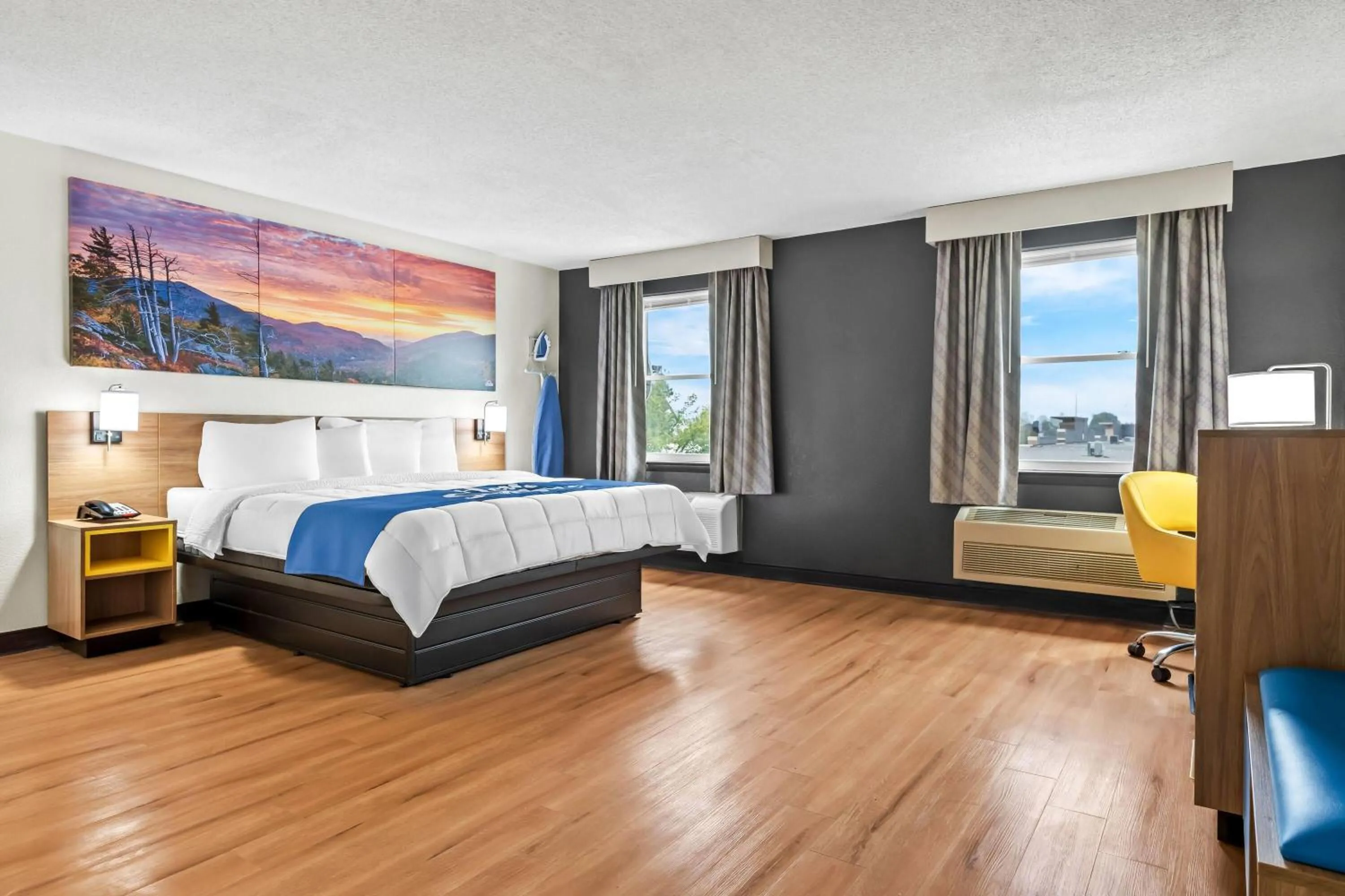 Photo of the whole room, Bed in Days Inn by Wyndham Lancaster PA Dutch Country