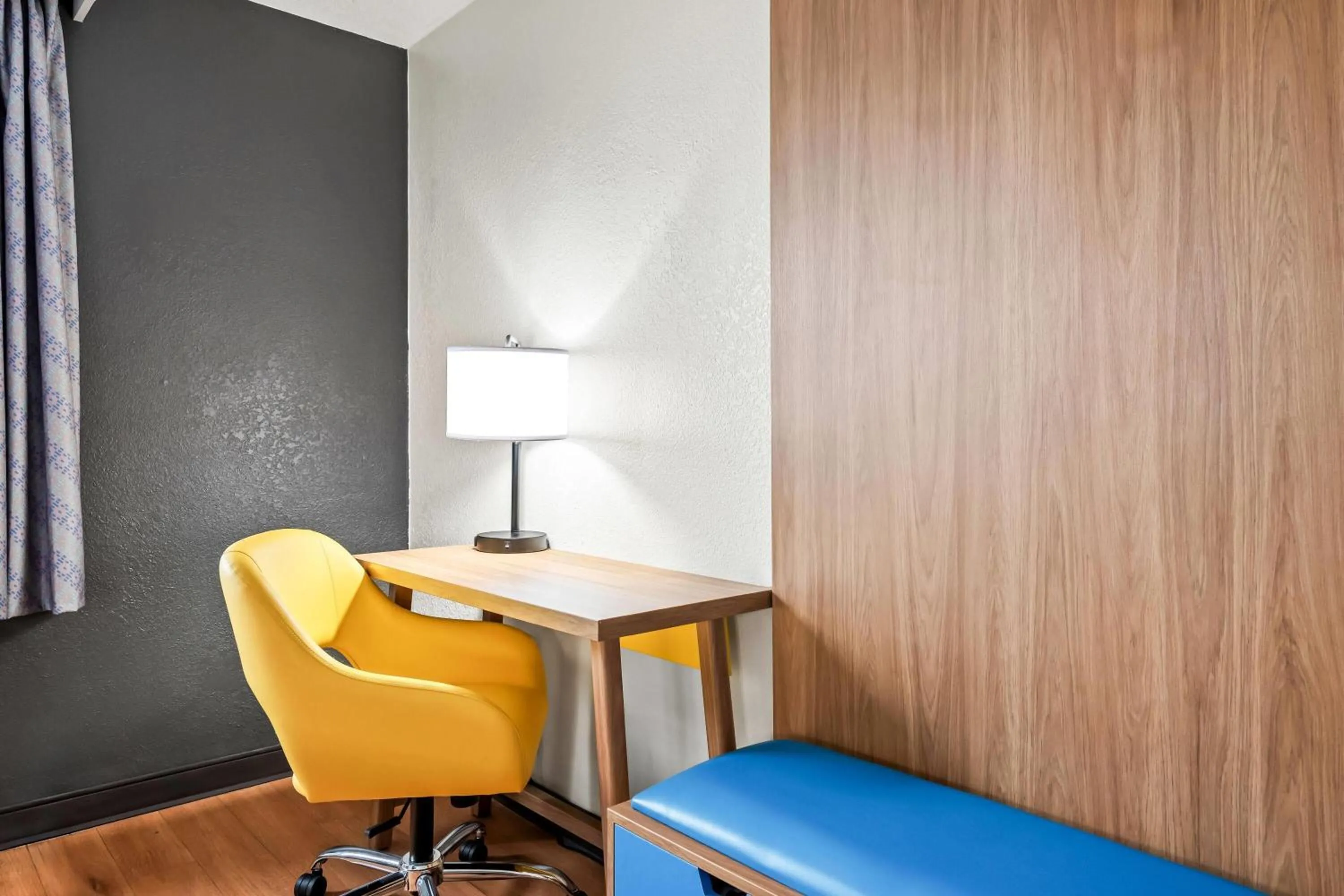 Bed in Days Inn by Wyndham Lancaster PA Dutch Country